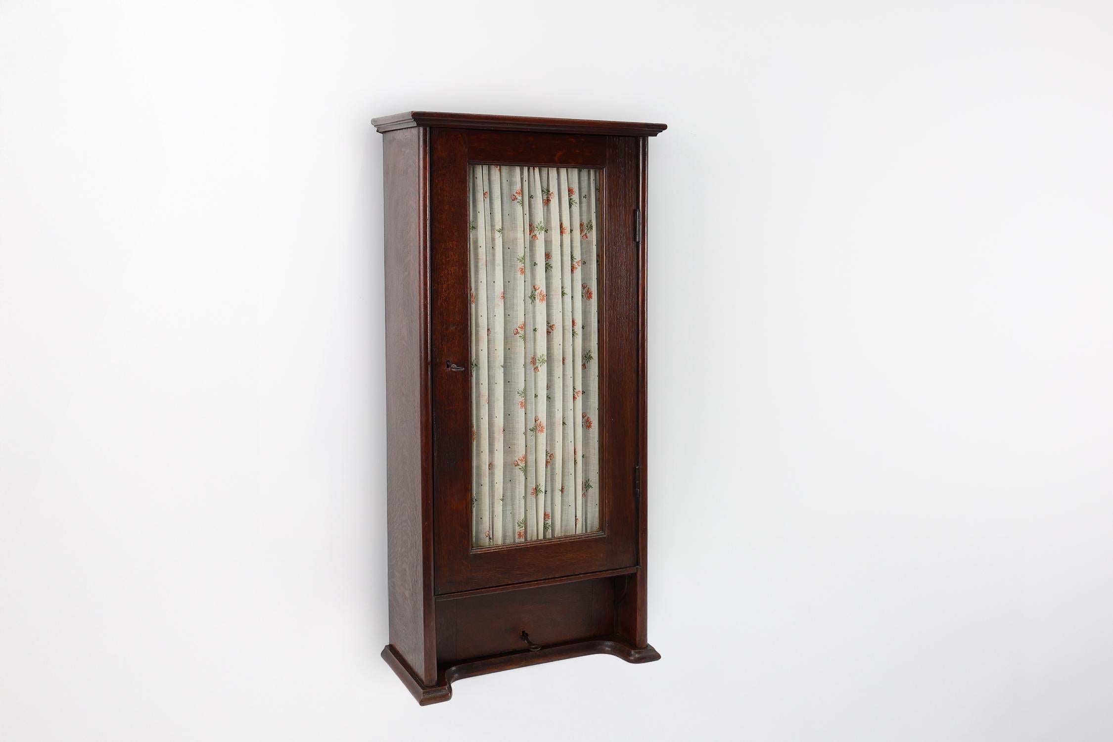 French Art Deco tall cabinet with glass door and hidden compartiment, ca. 1920 For Sale 9