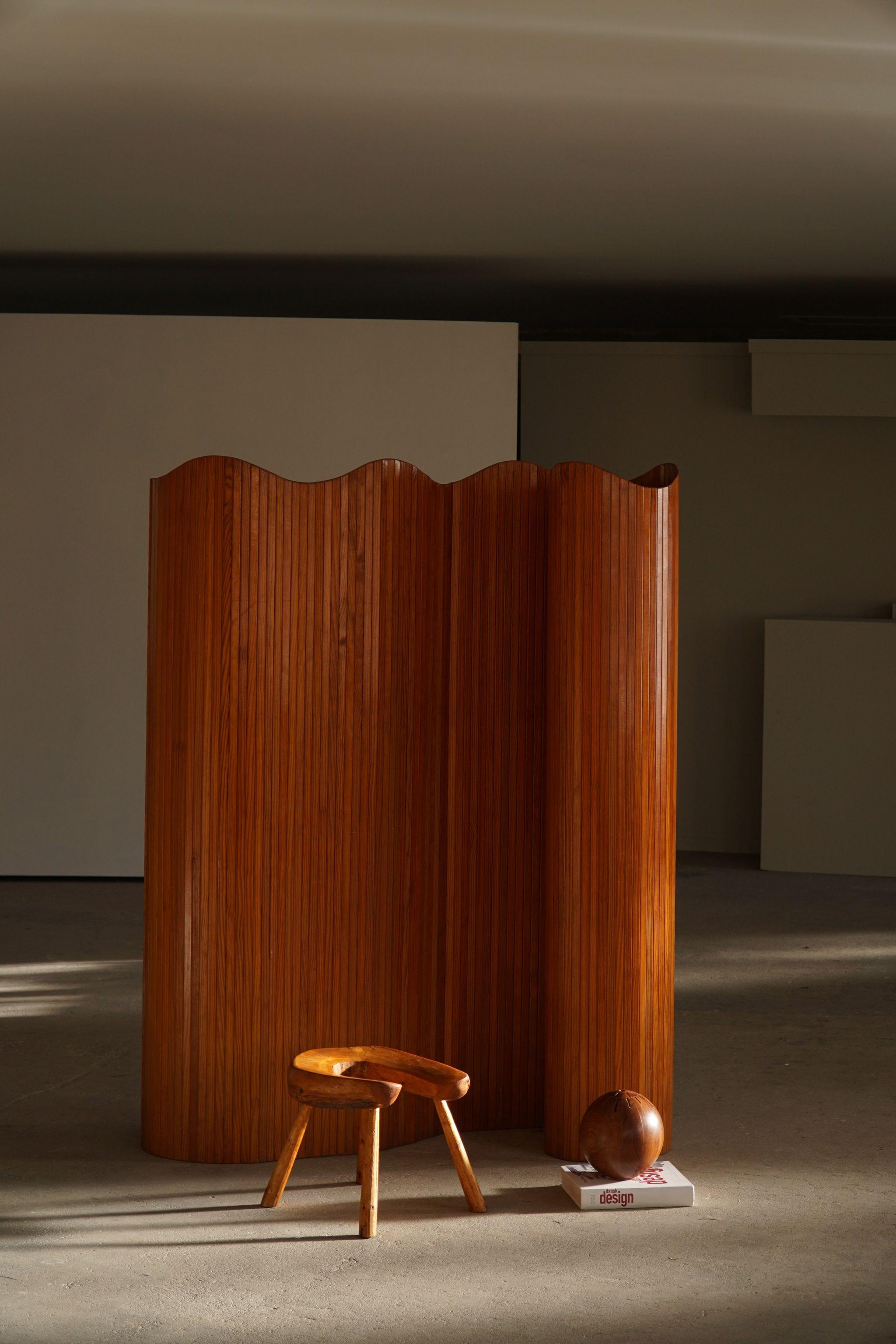 French Art Deco Tambour Room Divider in Patinated Pine by Jomaine Baumann, 1930s 5