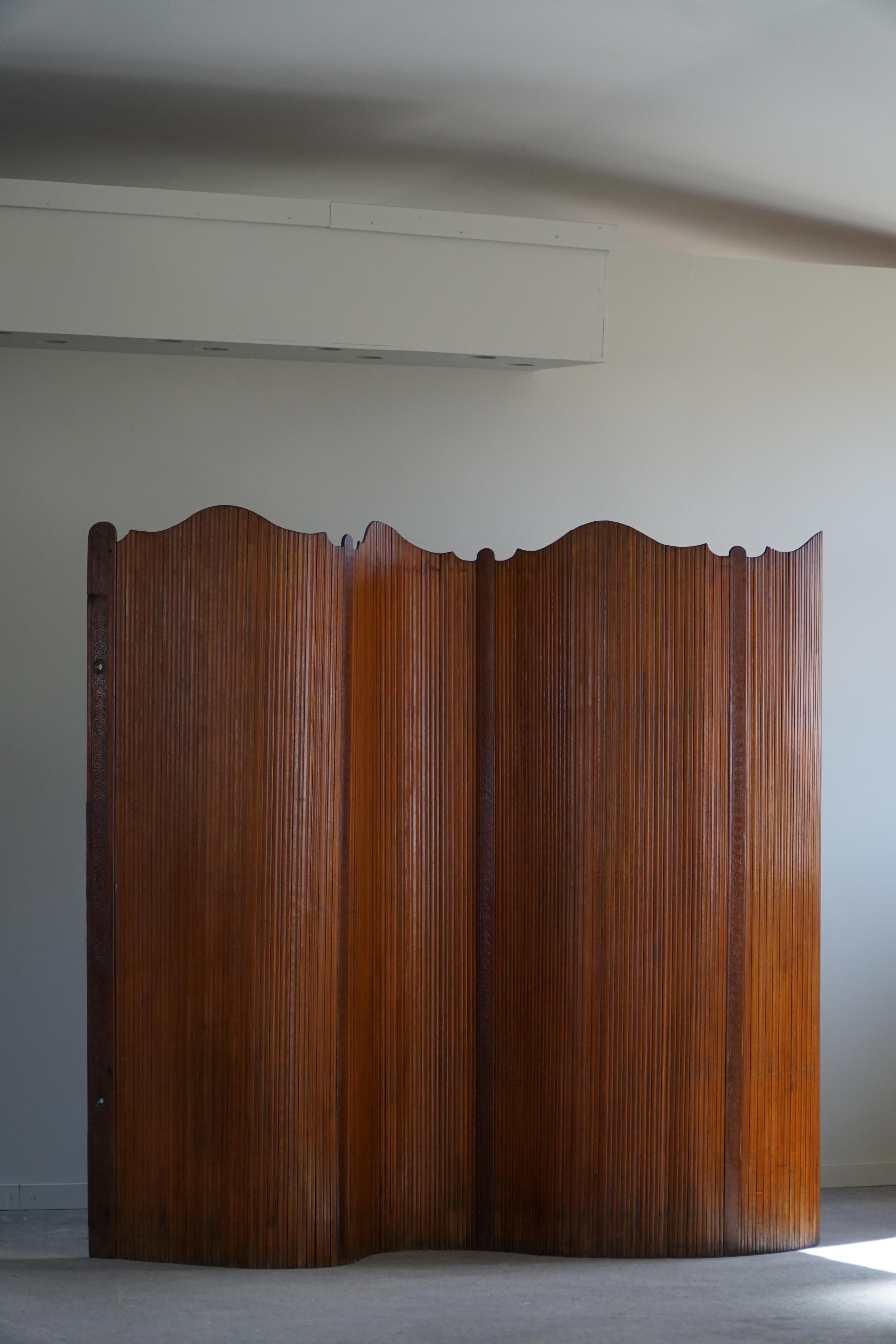 French Art Deco Tambour Room Divider in Pine, 1930s 6