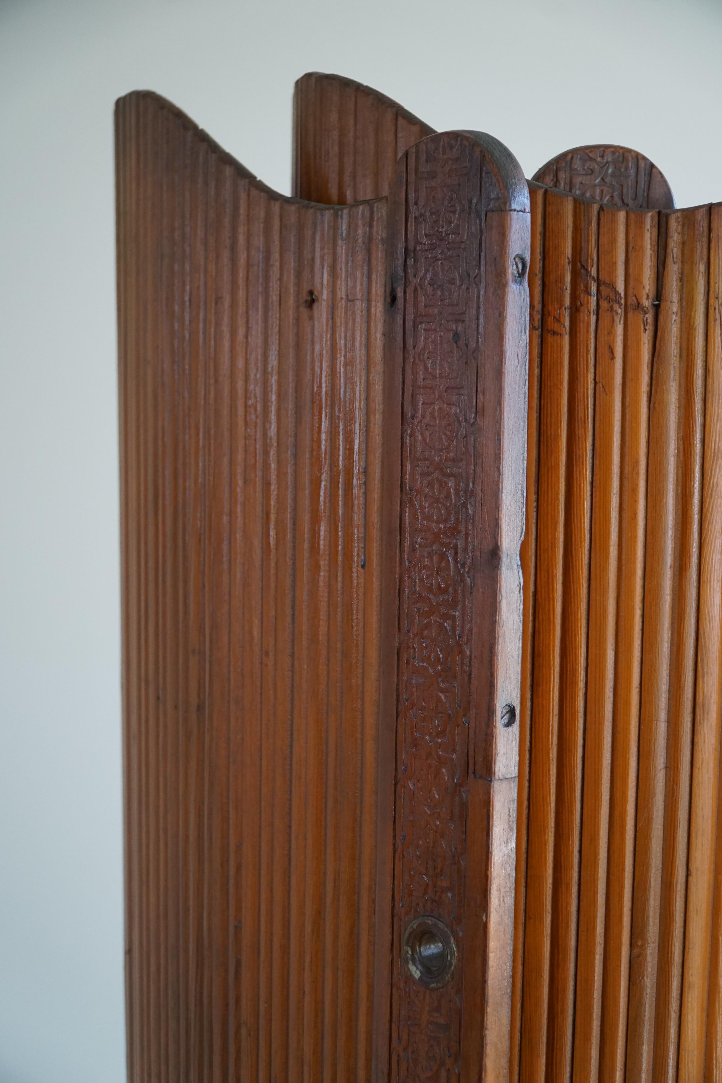 French Art Deco Tambour Room Divider in Pine, 1930s 8