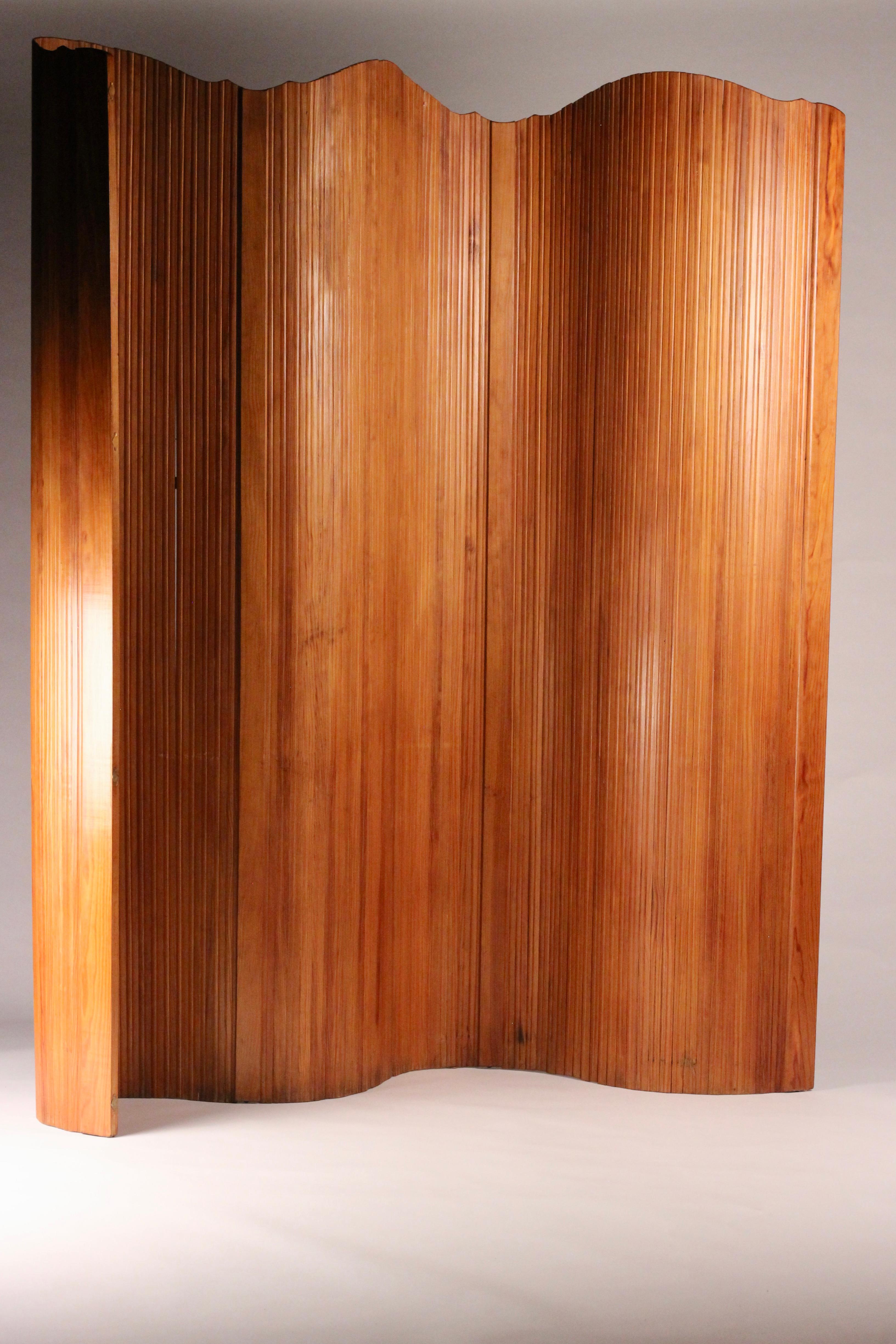 French Art Deco tambour screen room divider in Pine 1930’s attributed Baumman 4