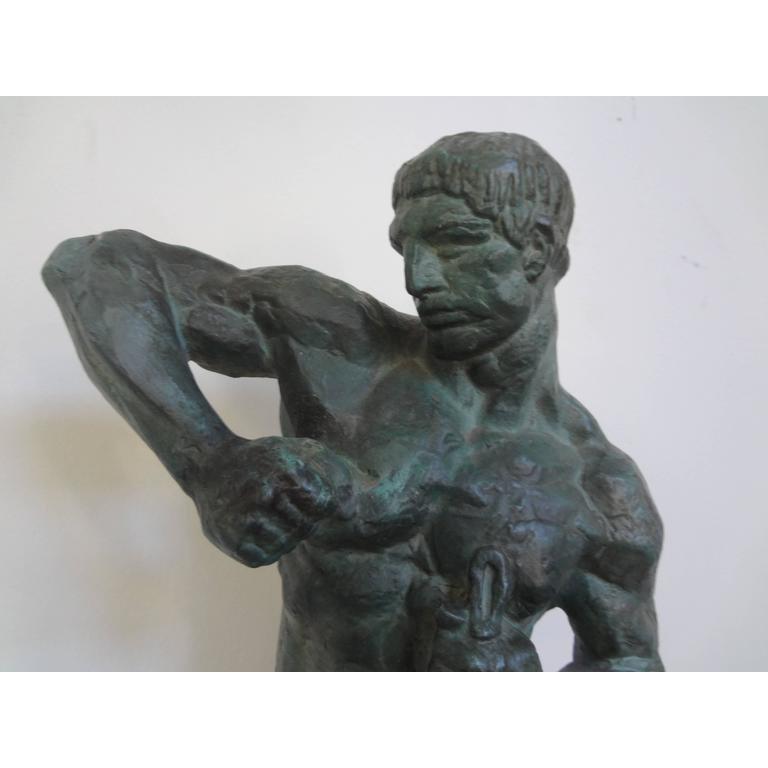 Milieu du XXe siècle Sculpture d'athlète en terre cuite Art déco français d'Henri Bargas en vente