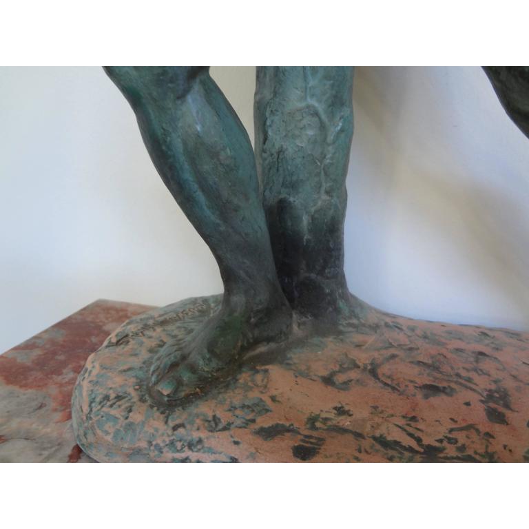 Escultura francesa Art Déco Atleta de terracota de Henri Bargas Terracota en venta