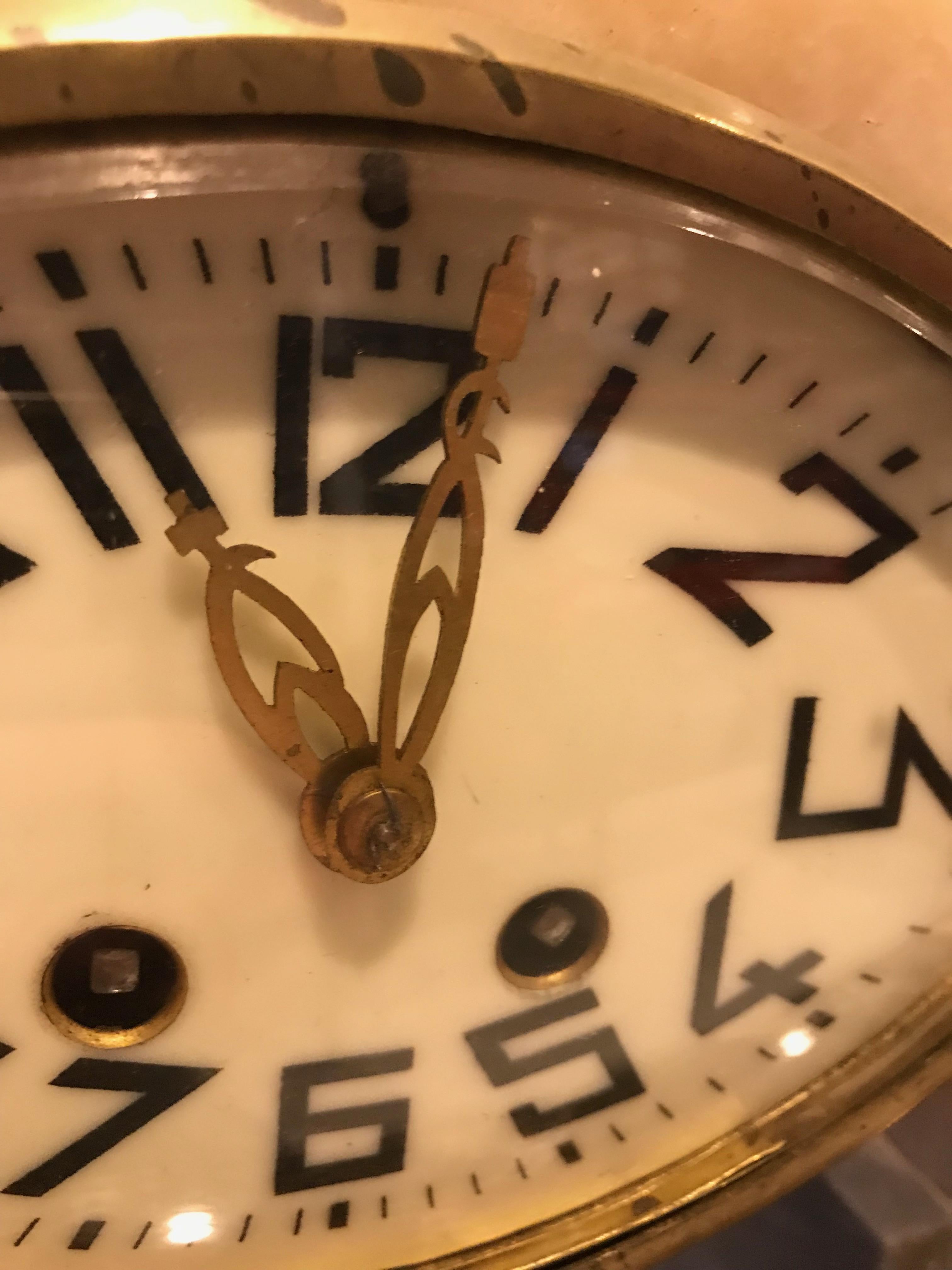 Reloj Francés Art Decó Escultura Femenina de Tres Piezas en venta 5