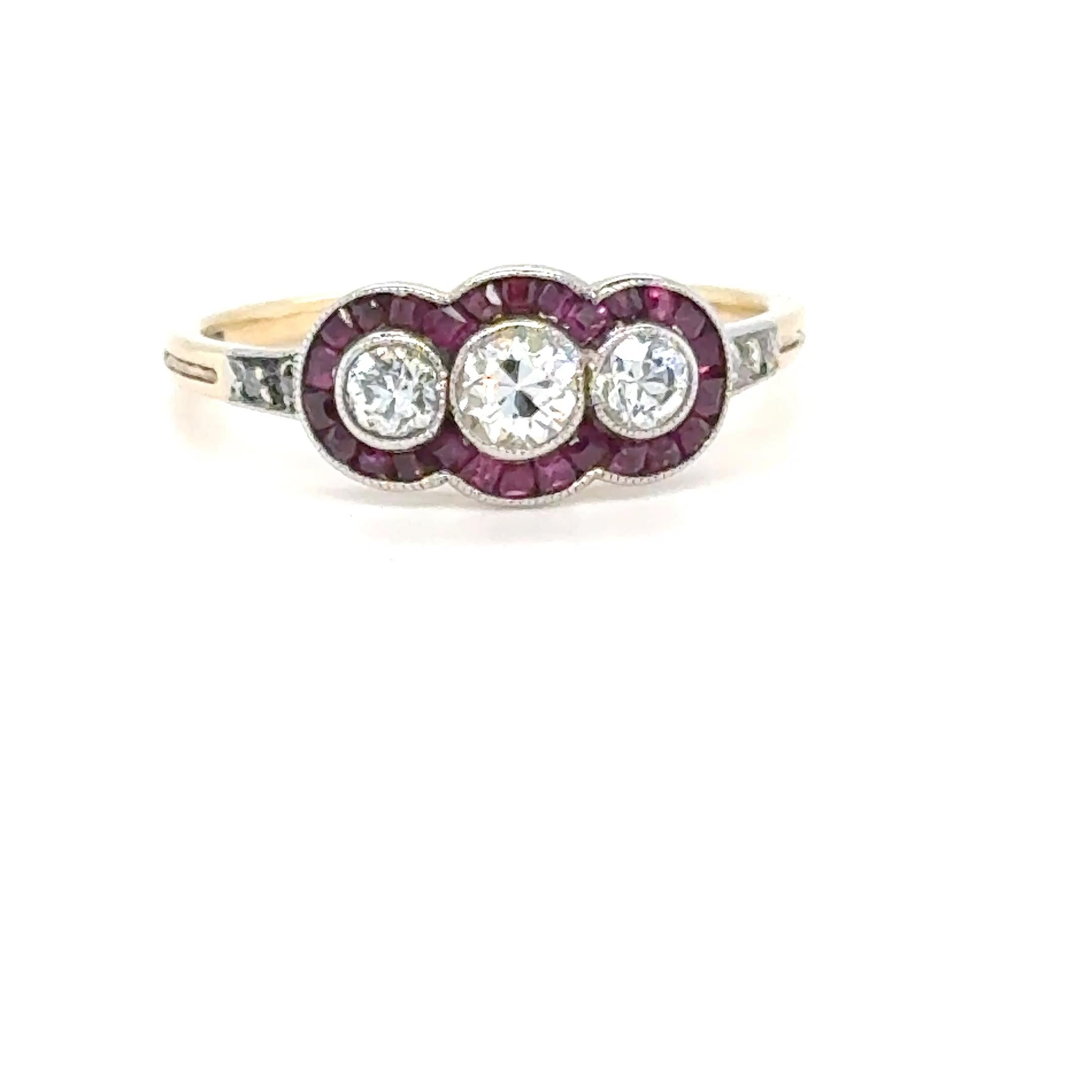 French Art Deco Three-Stone Diamond and Ruby Ring Platinum & Yellow Gold For Sale 4