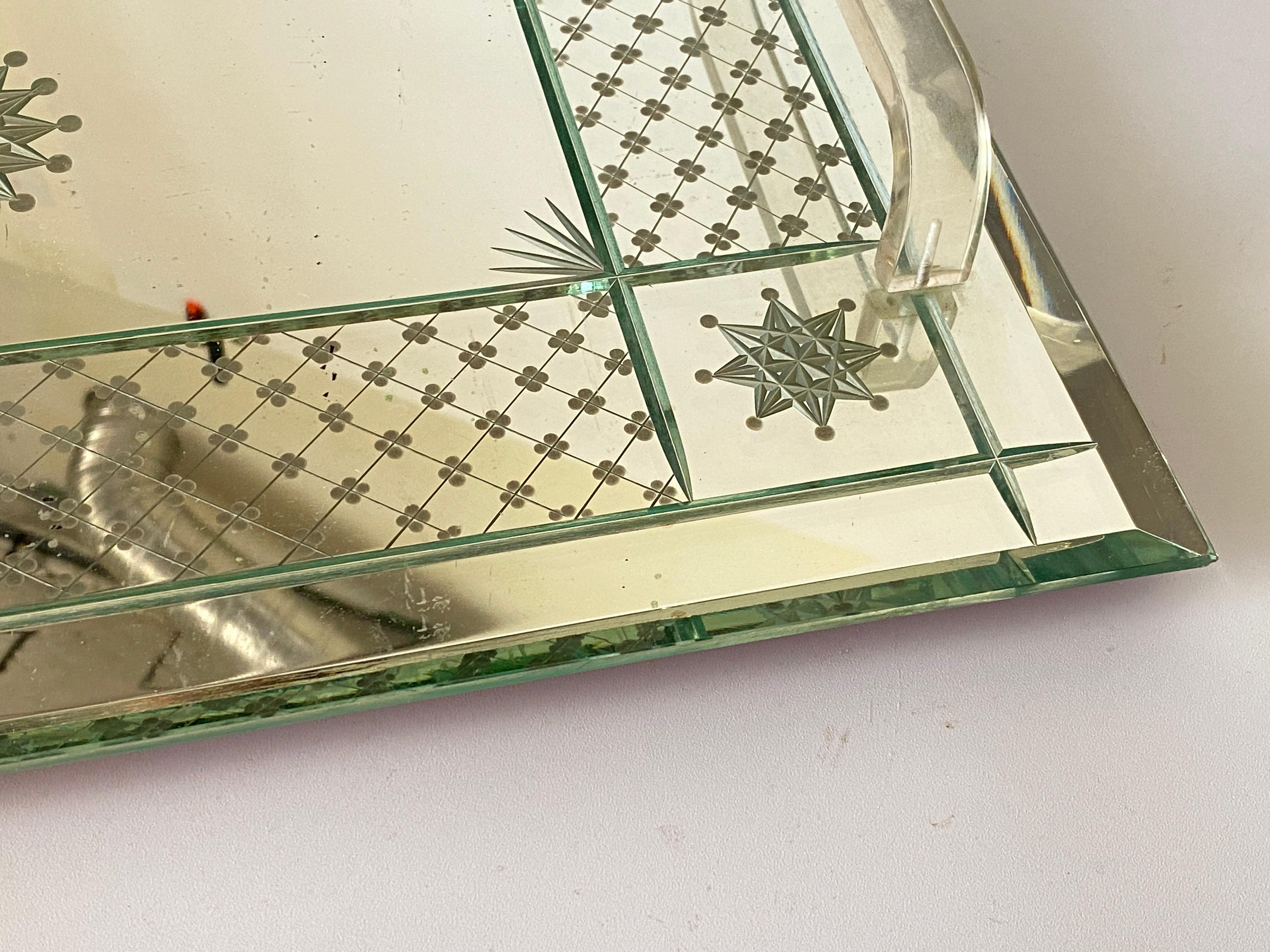 Französisches Art-déco-Tablett, abgeschrägter Spiegel,  Silberfarbene Bakelitgriffe, um 1940 im Angebot 6