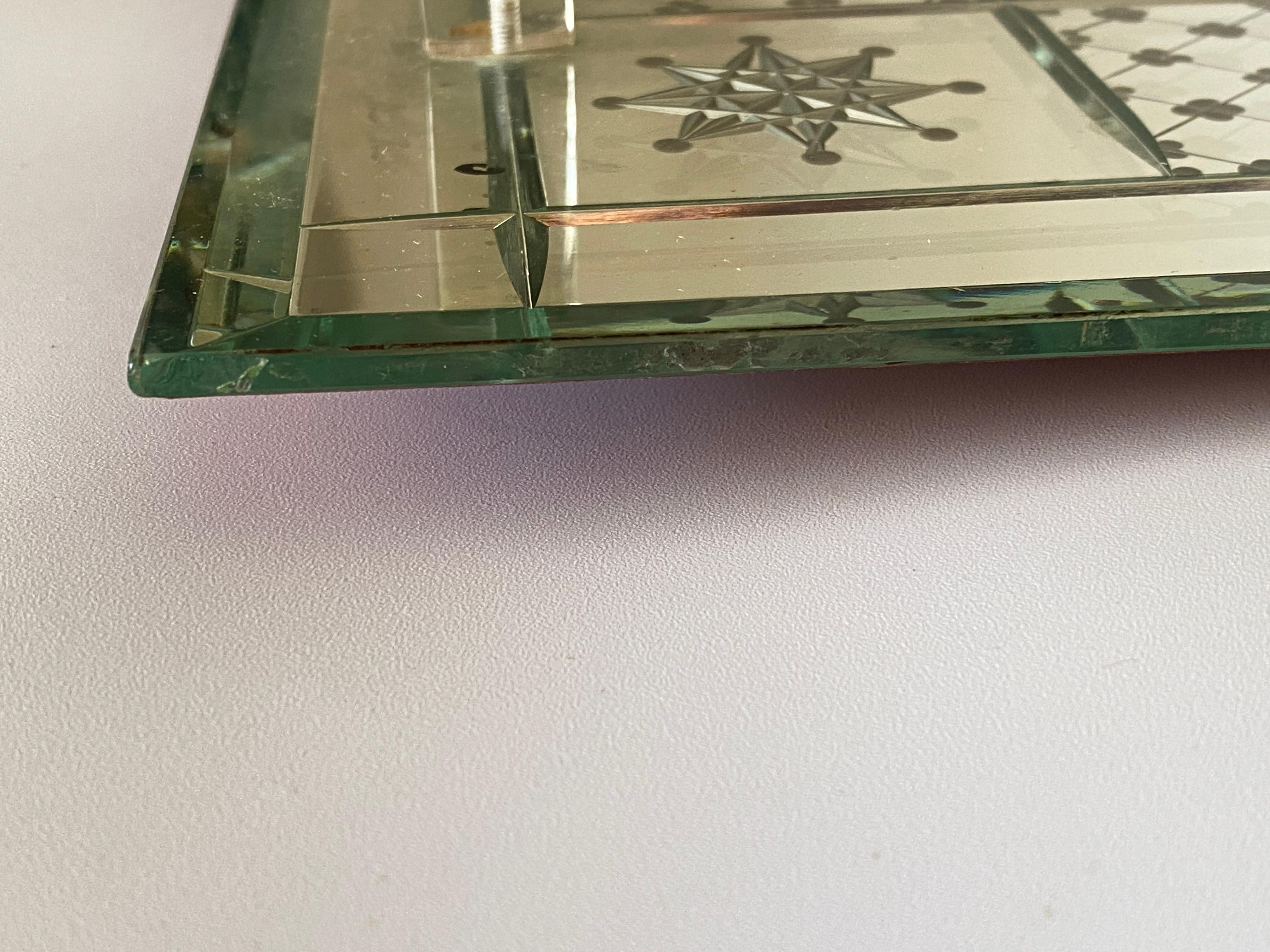 Französisches Art-déco-Tablett, abgeschrägter Spiegel,  Silberfarbene Bakelitgriffe, um 1940 im Zustand „Gut“ im Angebot in Auribeau sur Siagne, FR