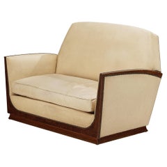 Französisches Art-déco-Sofa mit zwei Sitzen und cremefarbener weißer Polsterung
