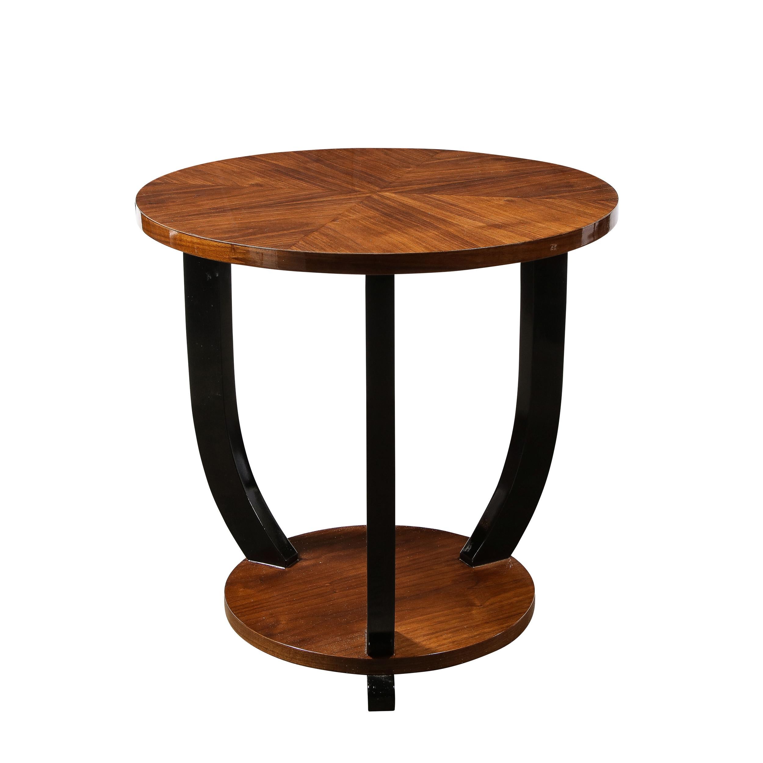 Zweistöckiger Gueridon-Tisch aus Nussbaumholz und schwarzem Lack im französischen Art déco-Stil, Paar (Französisch) im Angebot