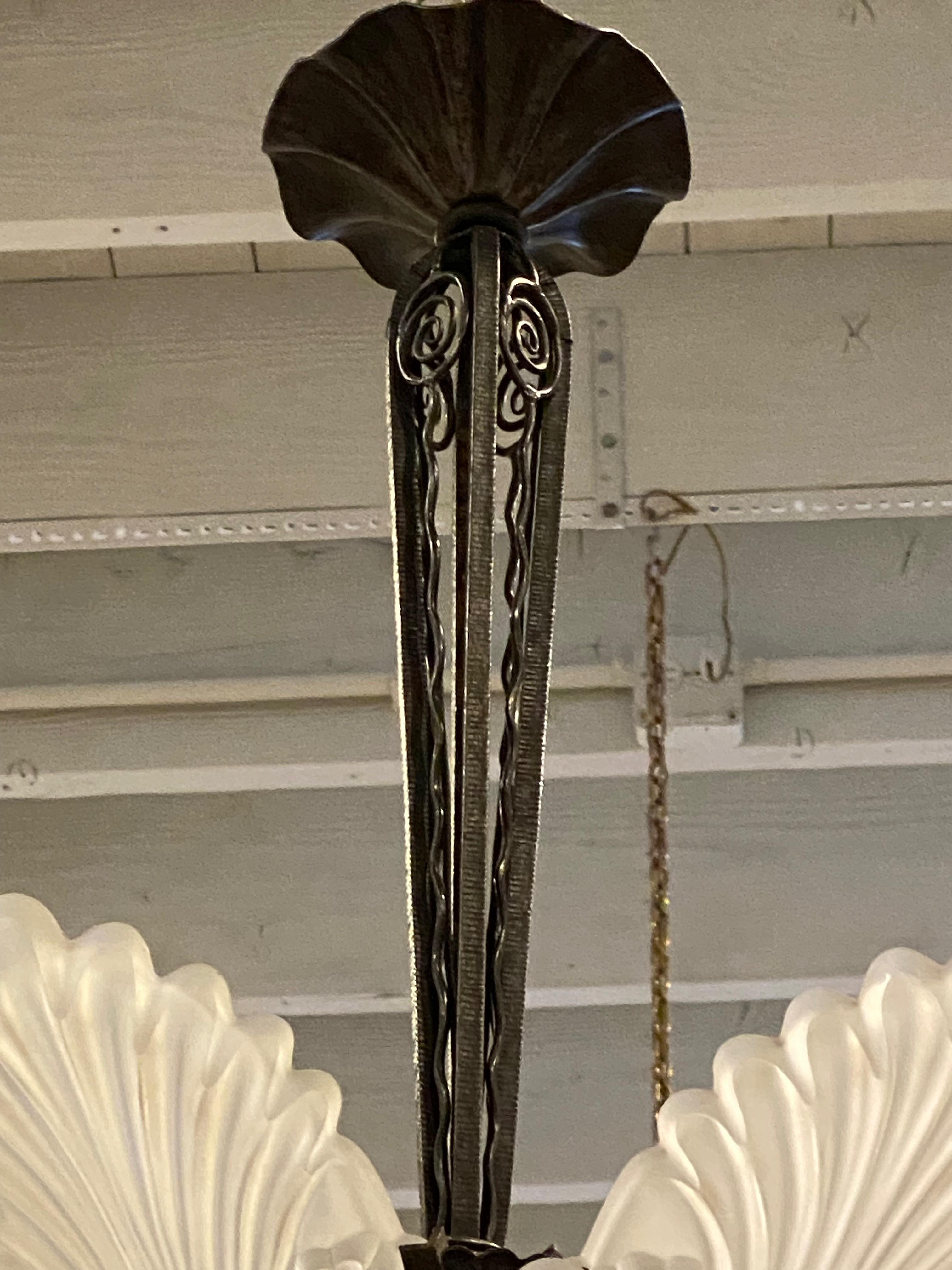 Lampadario francese Art Deco a due piani in vendita 4