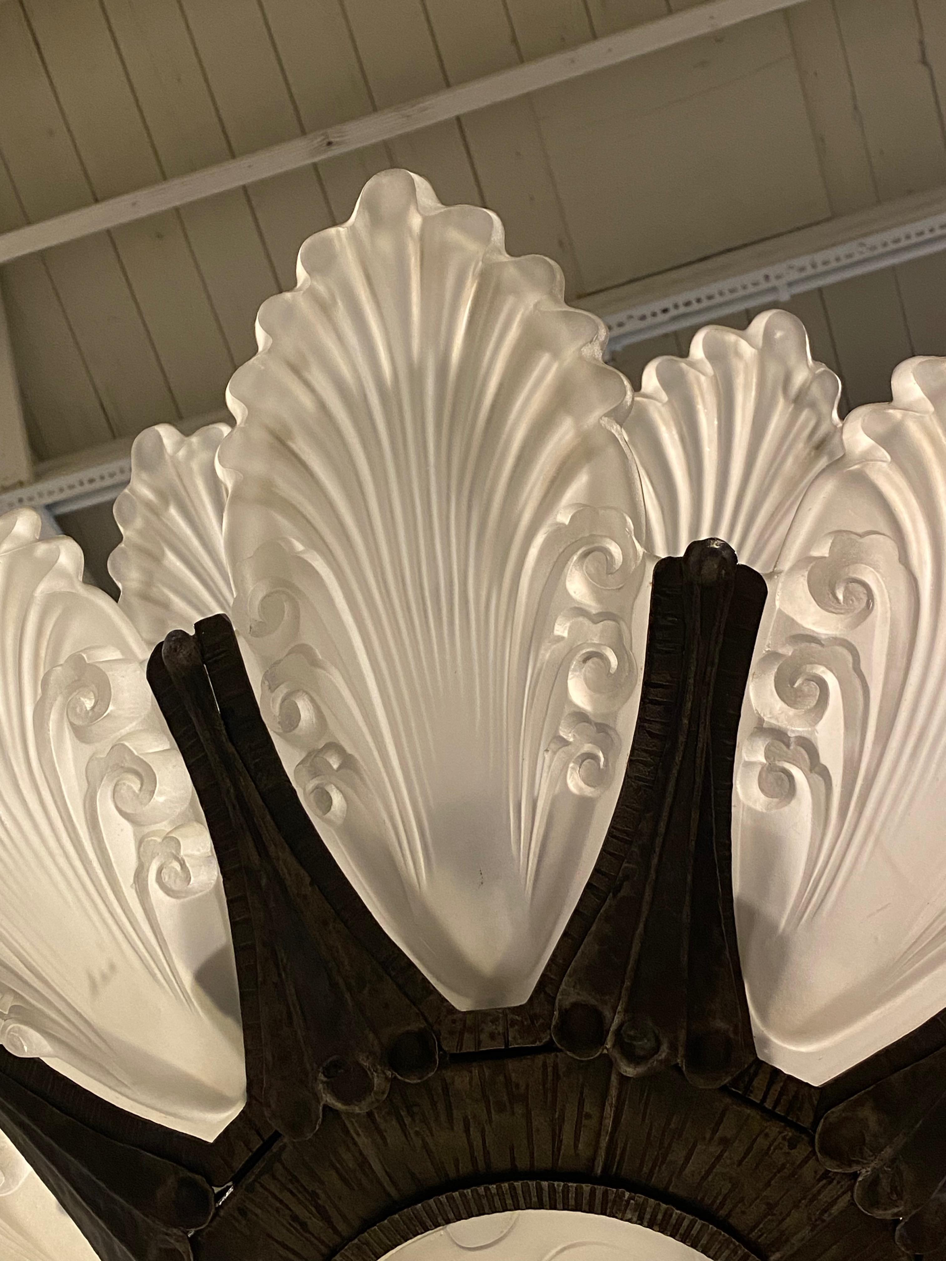 Lampadario francese Art Deco a due piani in vendita 2