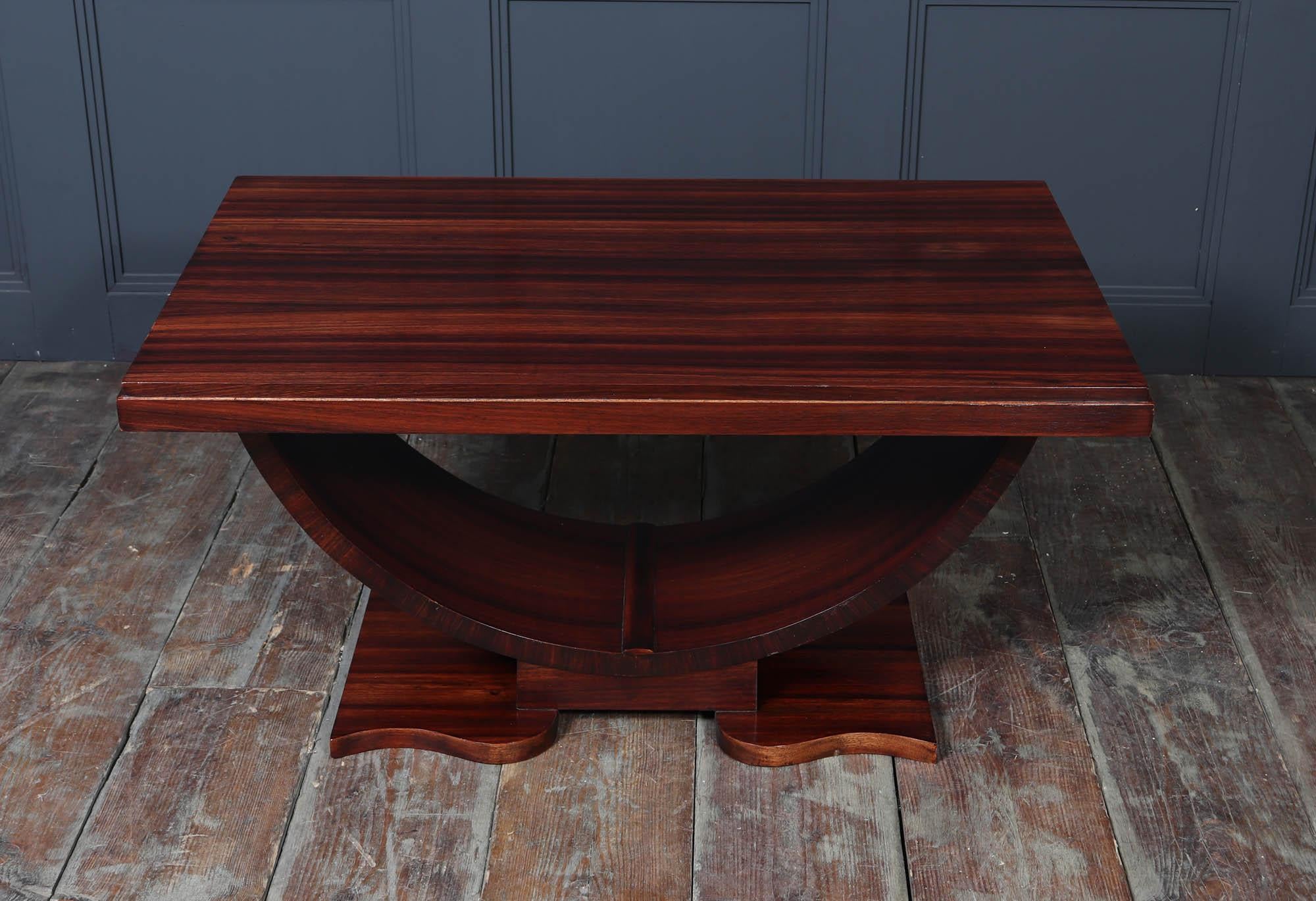 Table basse Art déco française à base en U en vente 5
