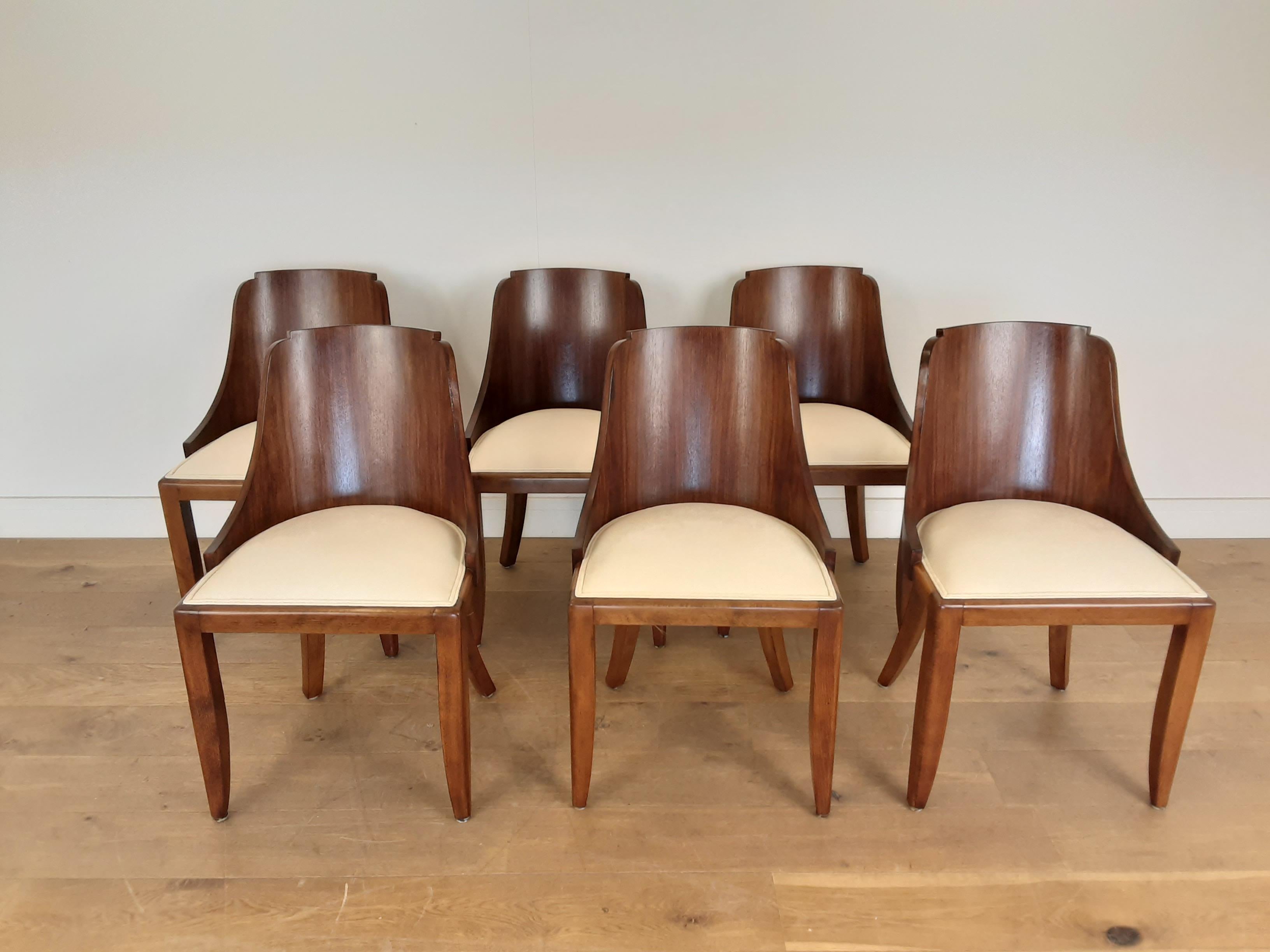 French Art Deco U Base Dining Table and Six Curve Back Dining Chairs in Rosewood In Good Condition For Sale In London, GB