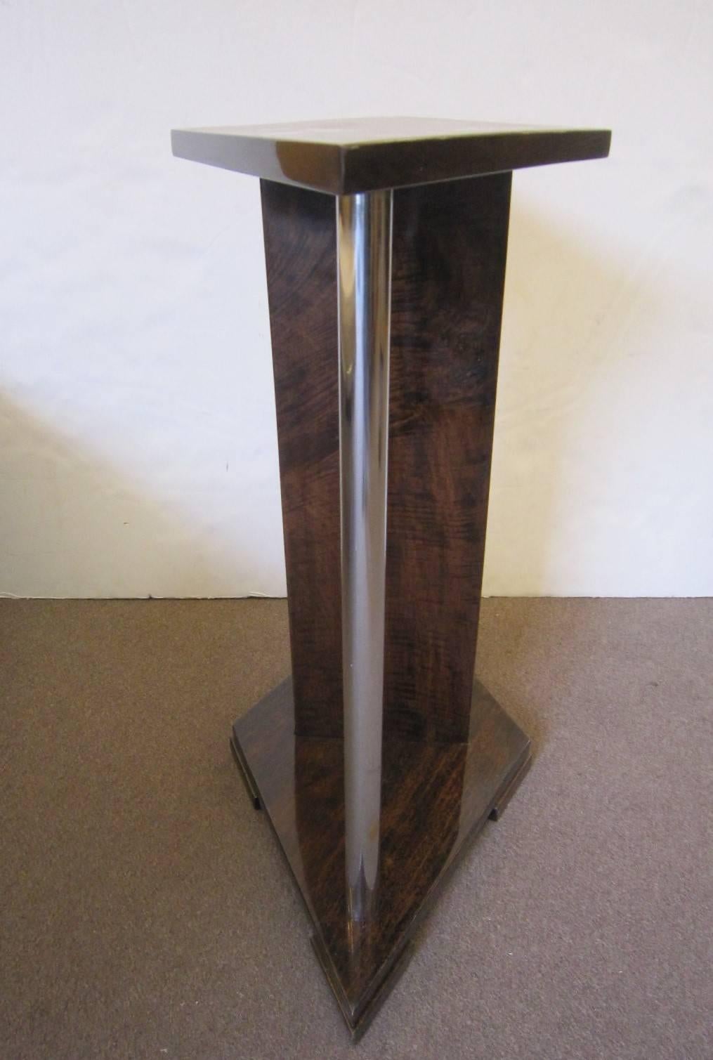French Art Deco Unusual Diamond Shaped Walnut Side Table with Nickel Supports For Sale 5