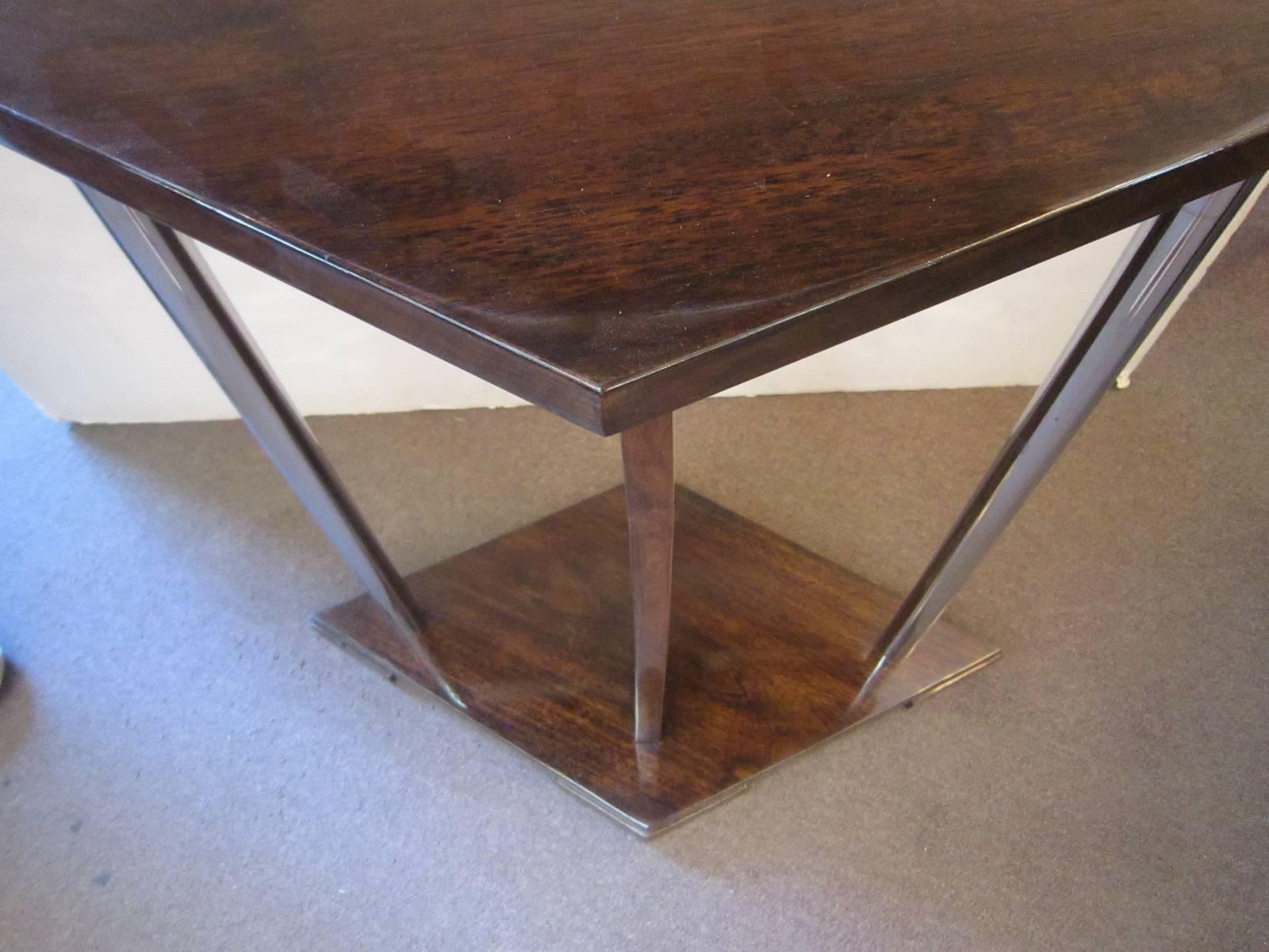 French Art Deco Unusual Diamond Shaped Walnut Side Table with Nickel Supports For Sale 8