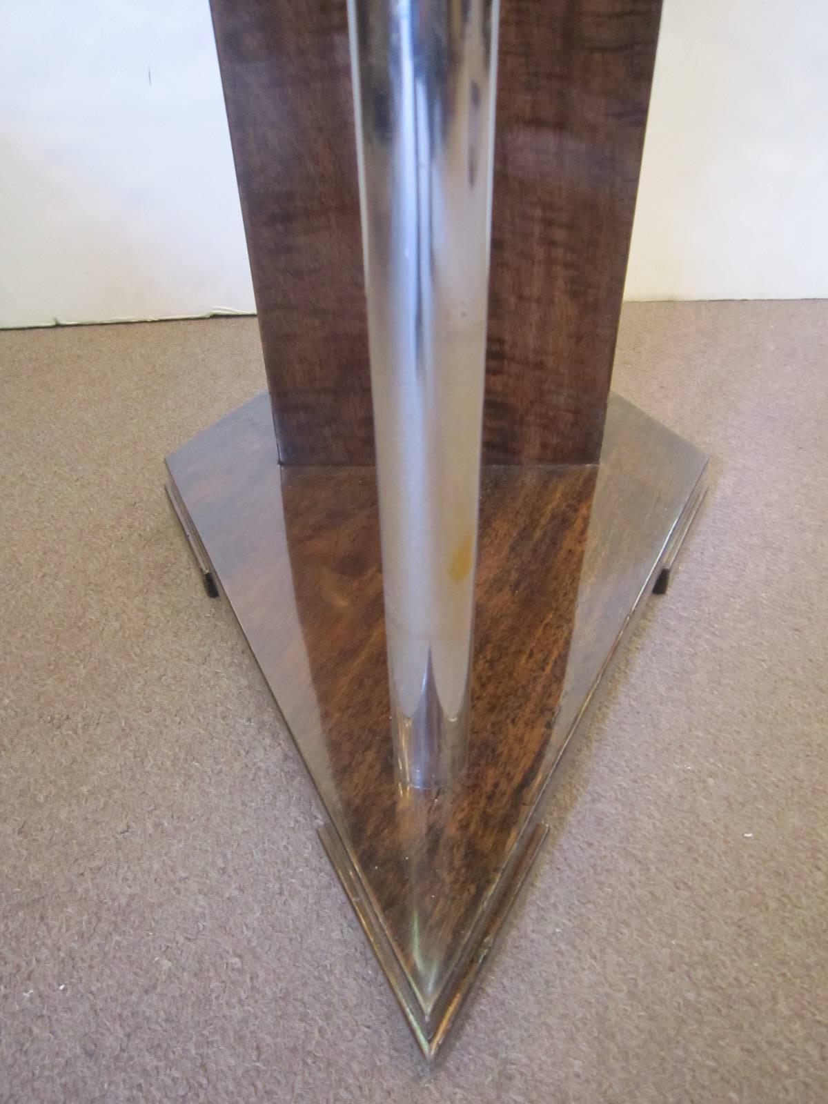 French Art Deco Unusual Diamond Shaped Walnut Side Table with Nickel Supports For Sale 1