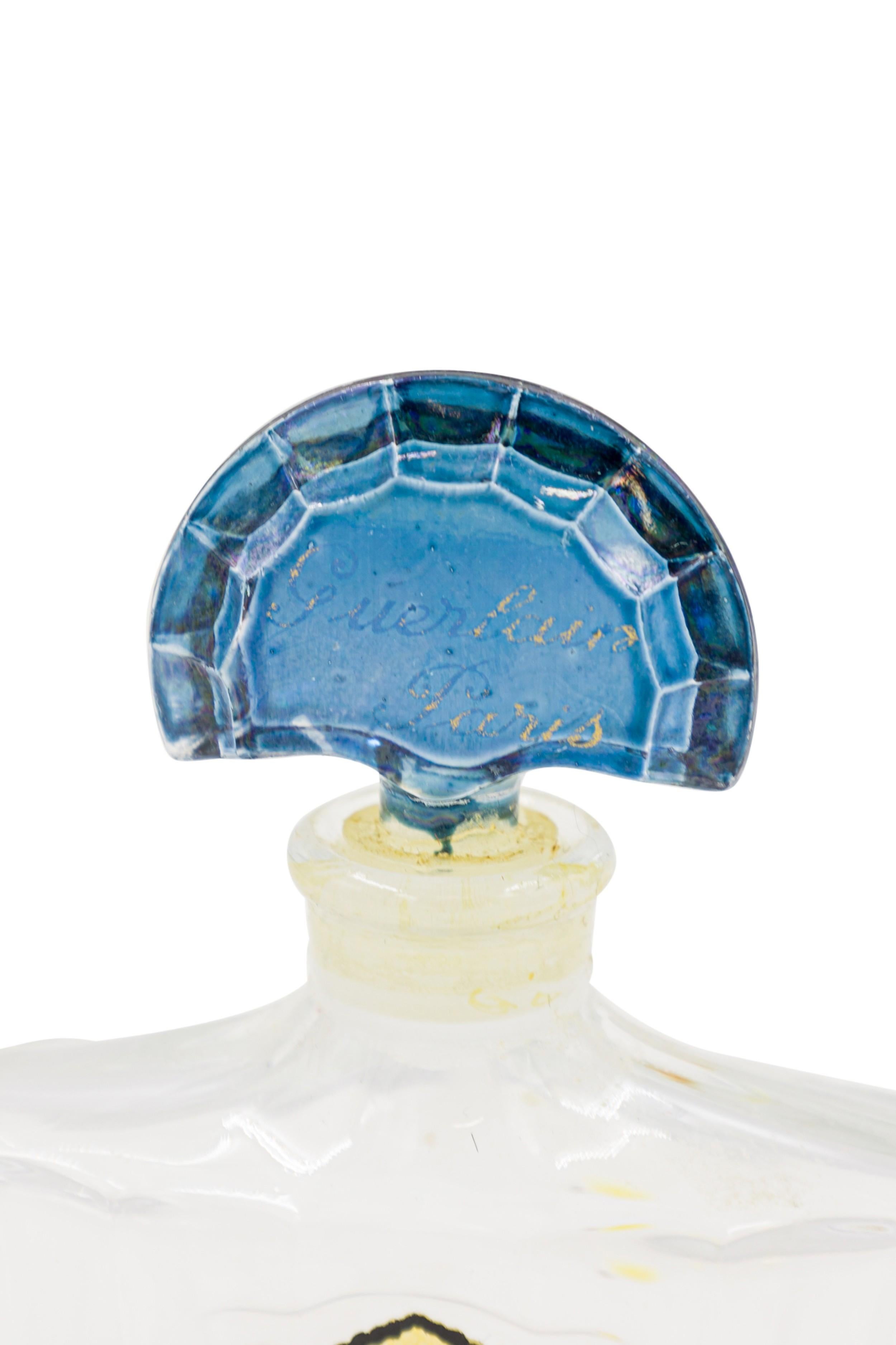 French Art-Deco Urn-Shape Perfume Bottle In condizioni buone in vendita a Queens, NY