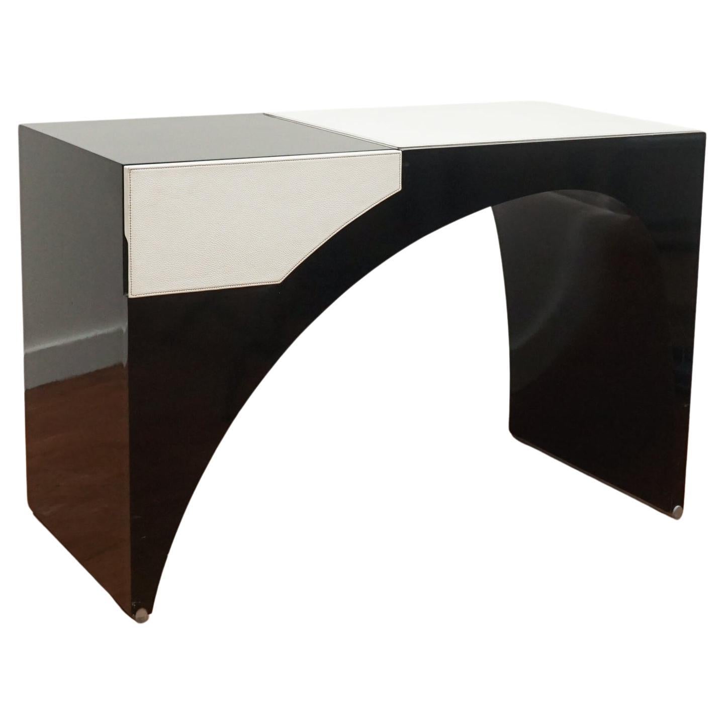 French Art Deco Vanity in Black Lacquer and White Leather For Sale