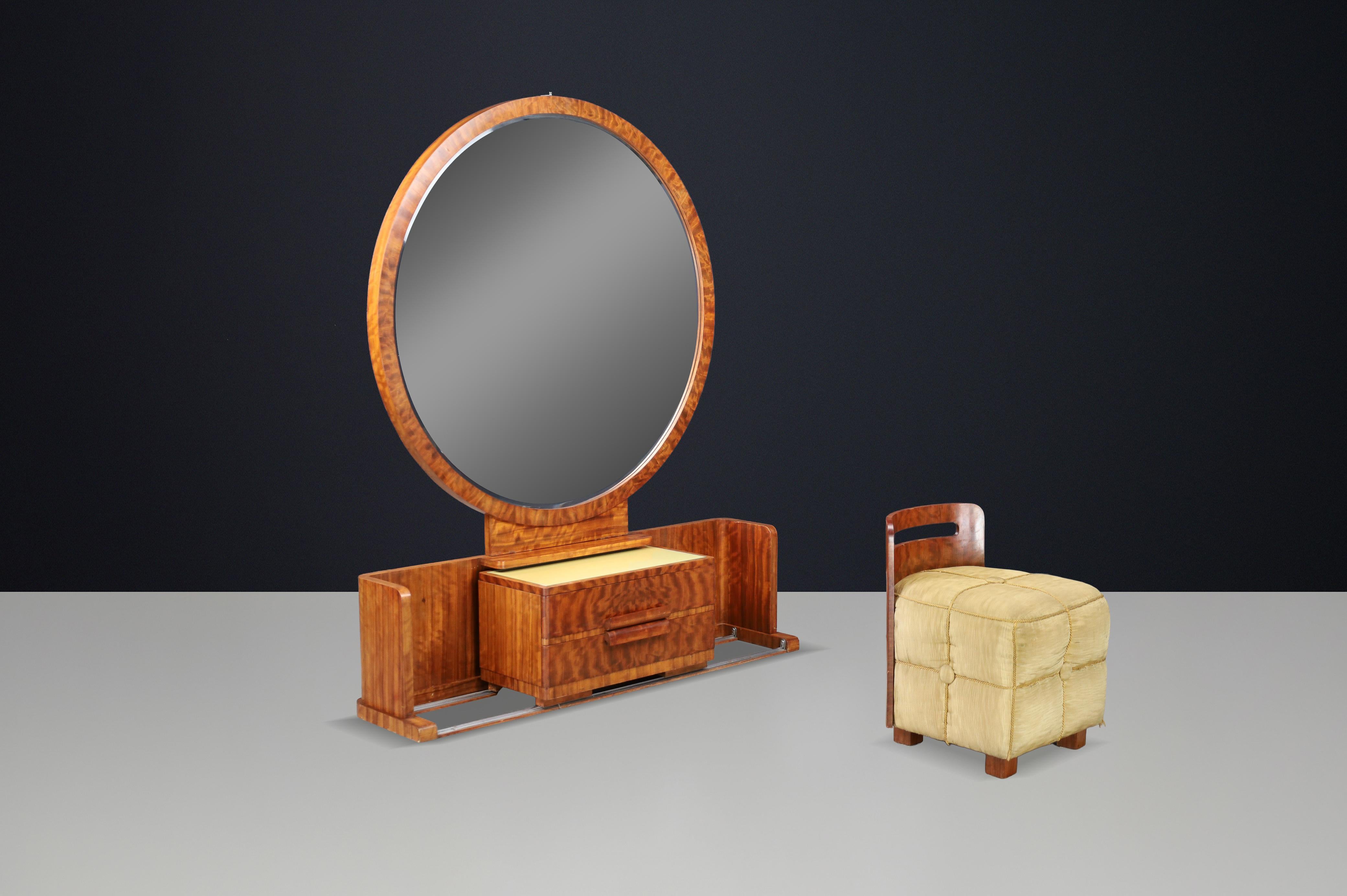 Metà XX secolo Vanity francese Art Déco con mobile centrale scorrevole e sgabello, anni '30 in vendita