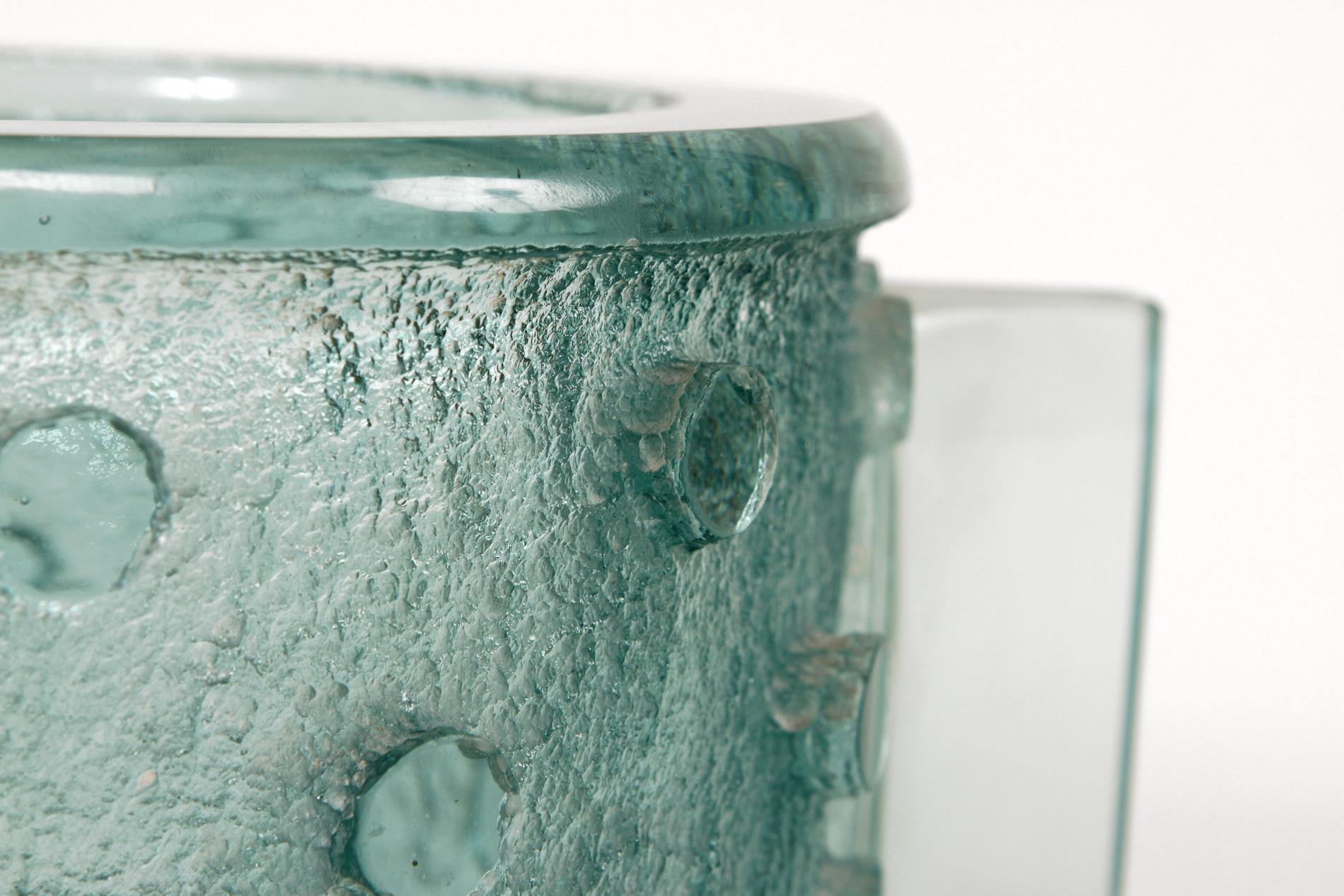 Francese French Art Deco vase by Daum in vendita