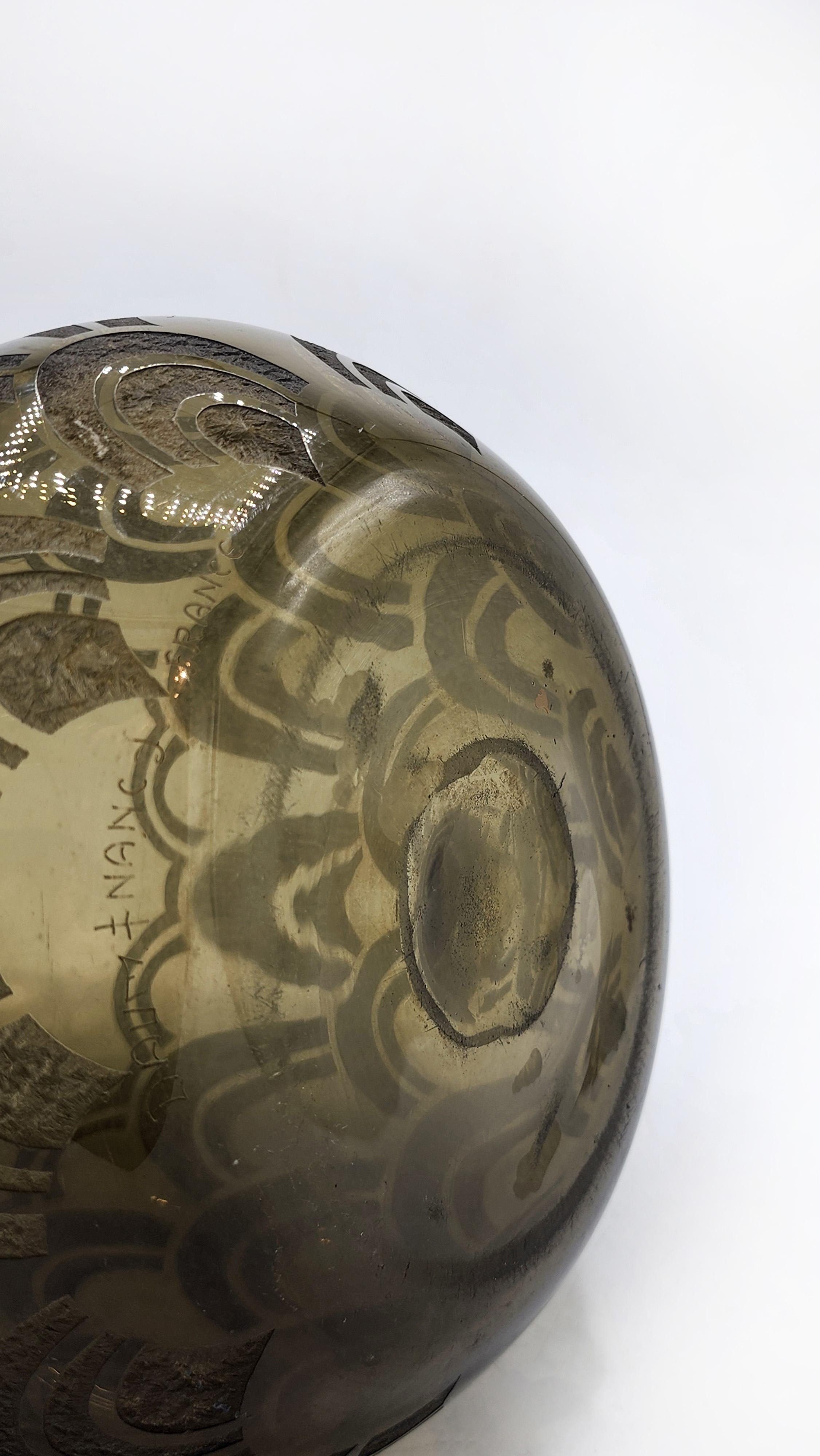 Verre d'art Vase Art déco français en verre Daum Nancy en vente