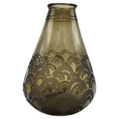French Art Deco vase made of Daum Nancy glass