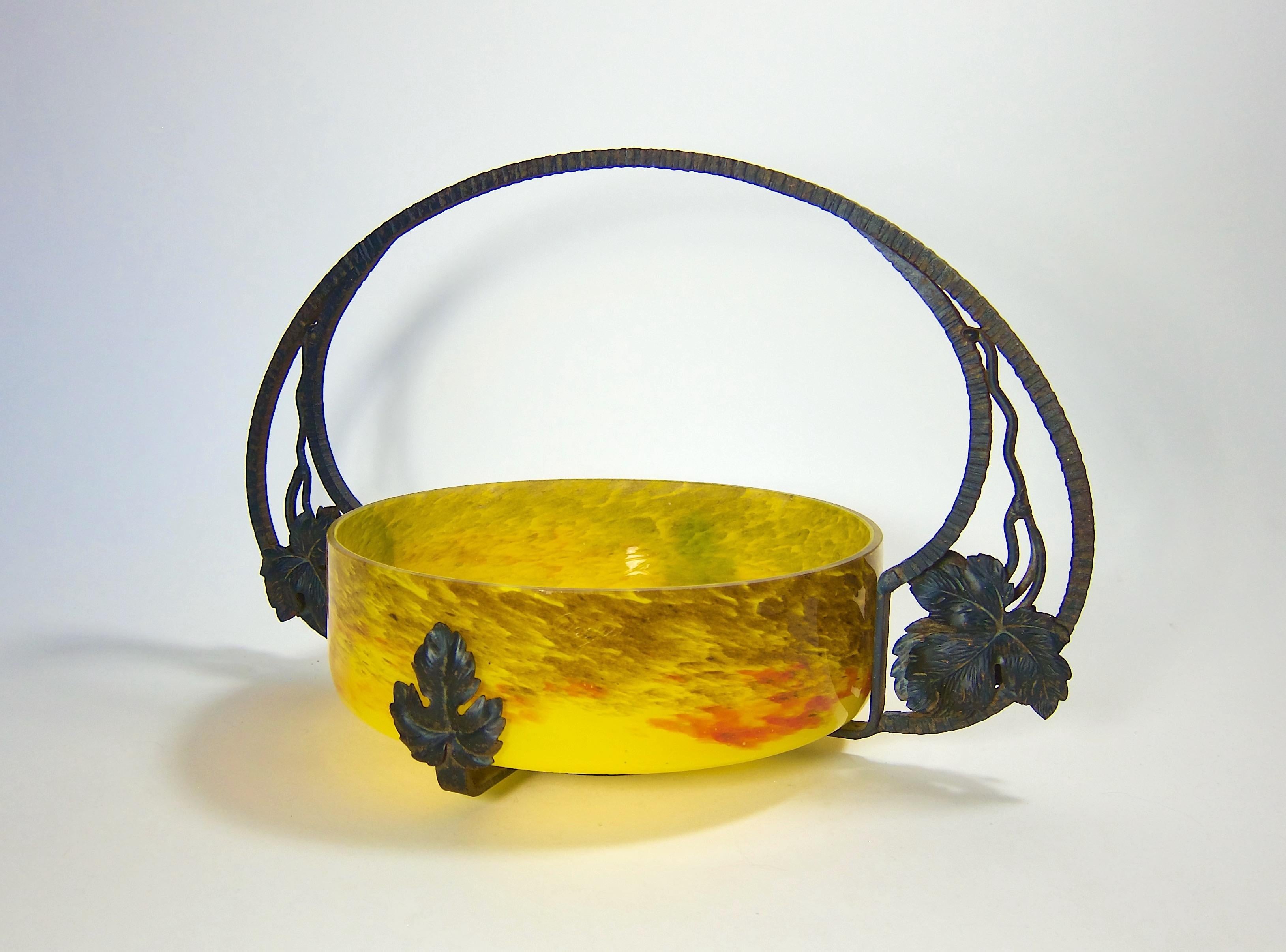 20th Century French Art Deco Verrerie D'Art Degue Centerpiece Bowl in Art Glass and Iron