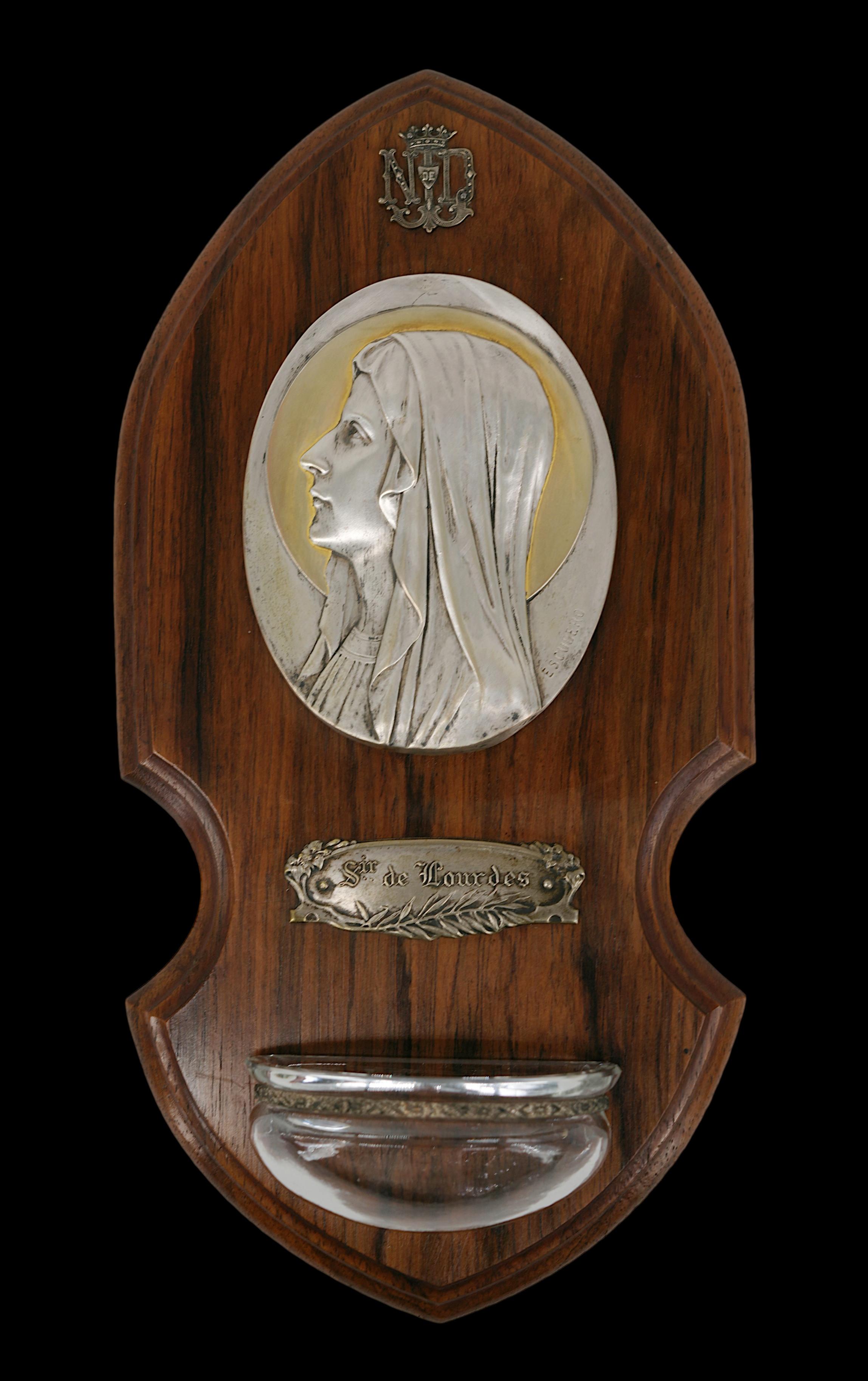 Französische Art-Déco-Jungfrau Weihwasser, 1920er Jahre (Metall) im Angebot