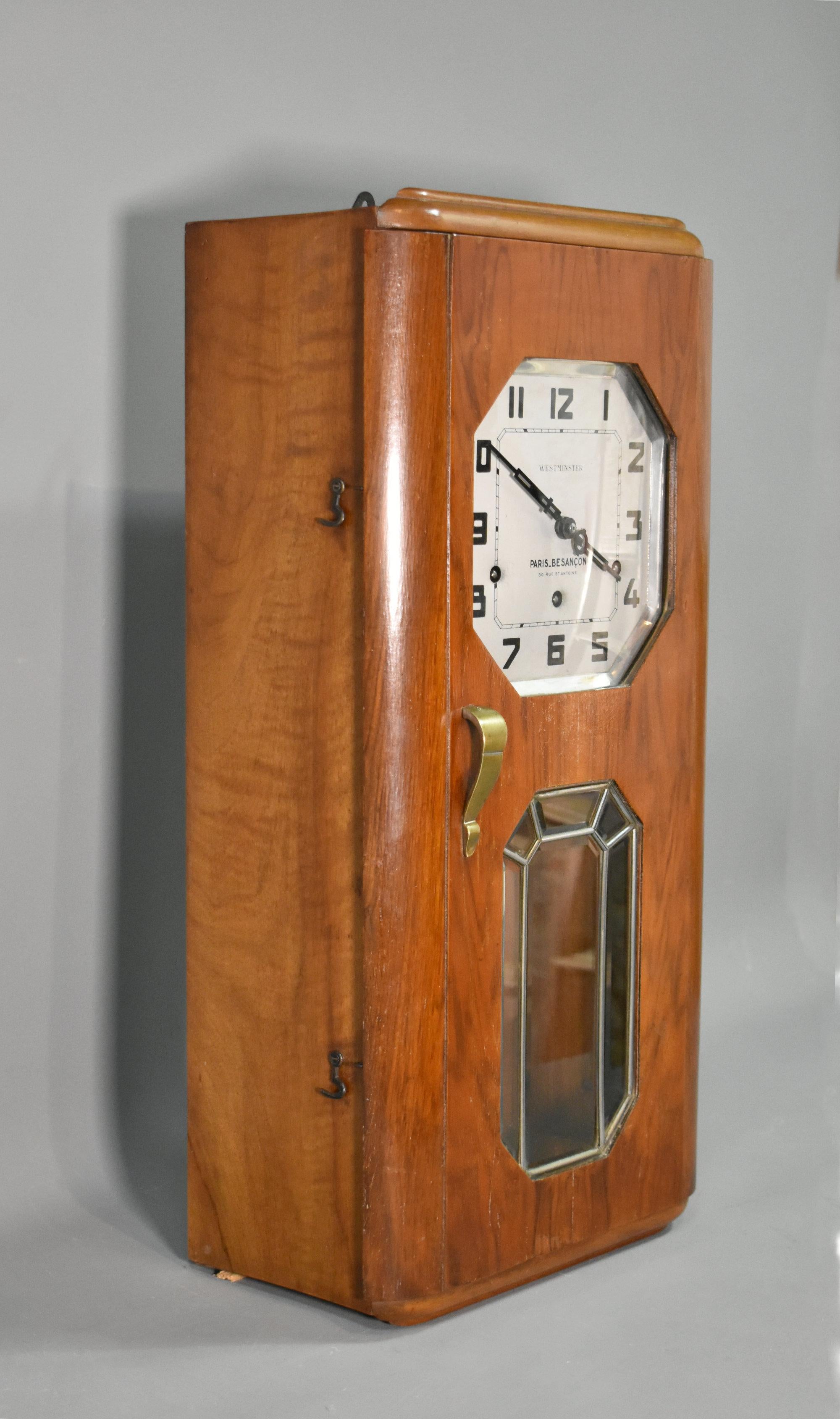 Art déco Horloge murale française Art Deco en noyer avec carillons Westminster
