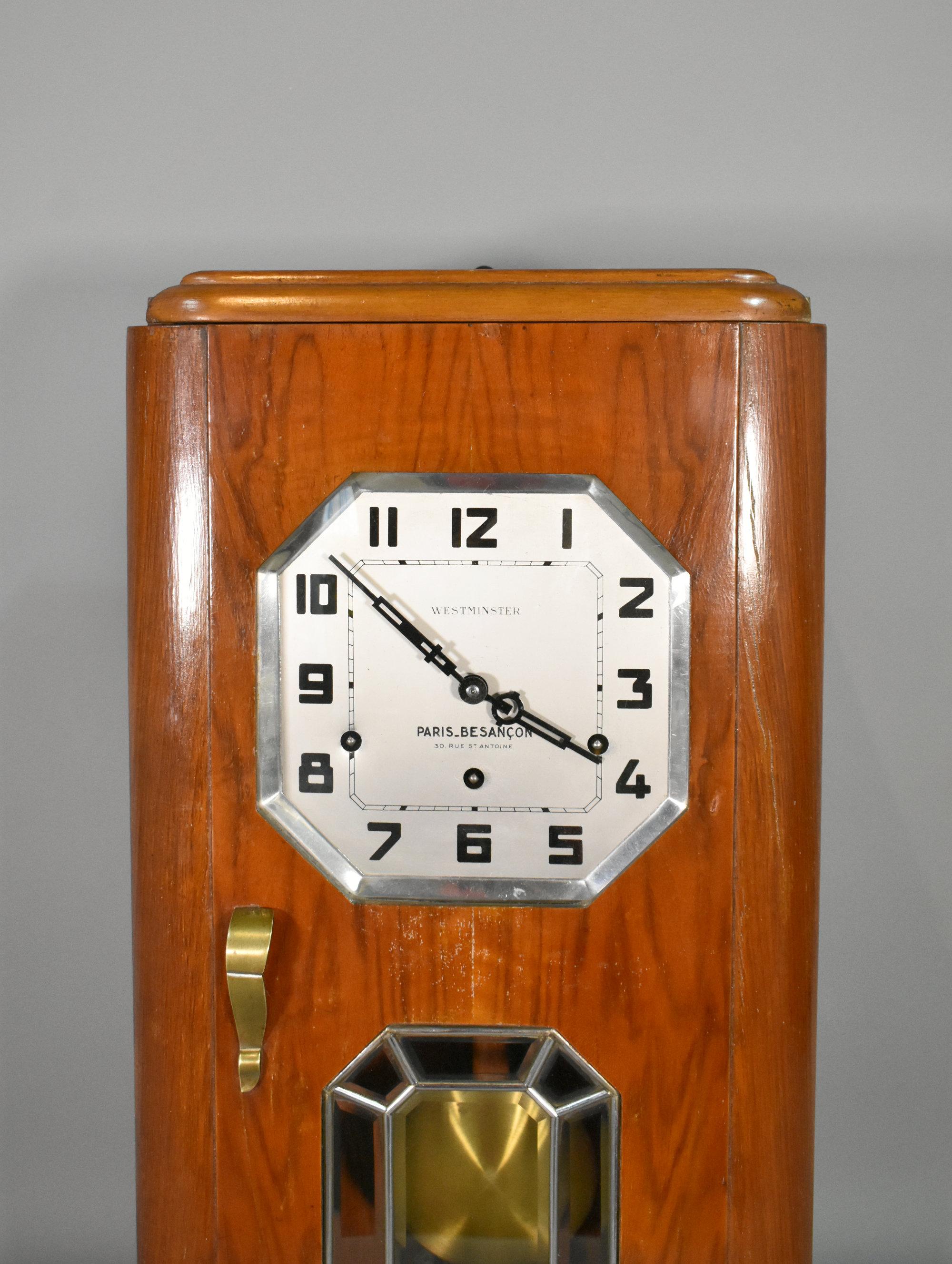Horloge murale française Art Deco en noyer avec carillons Westminster Bon état à SAINTE-COLOMBE, FR