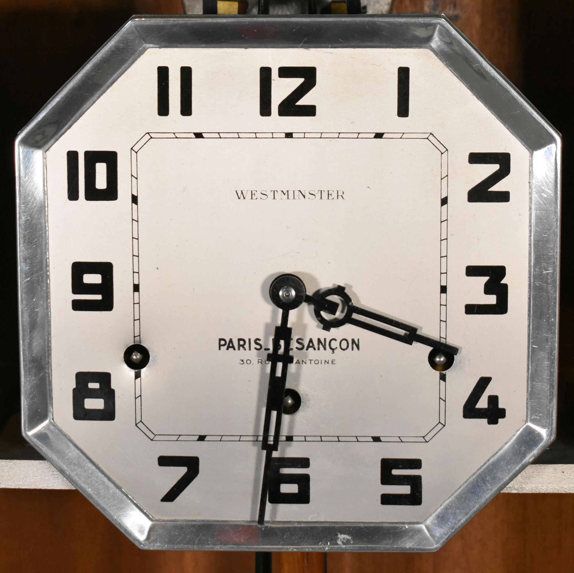 Laiton Horloge murale française Art Deco en noyer avec carillons Westminster
