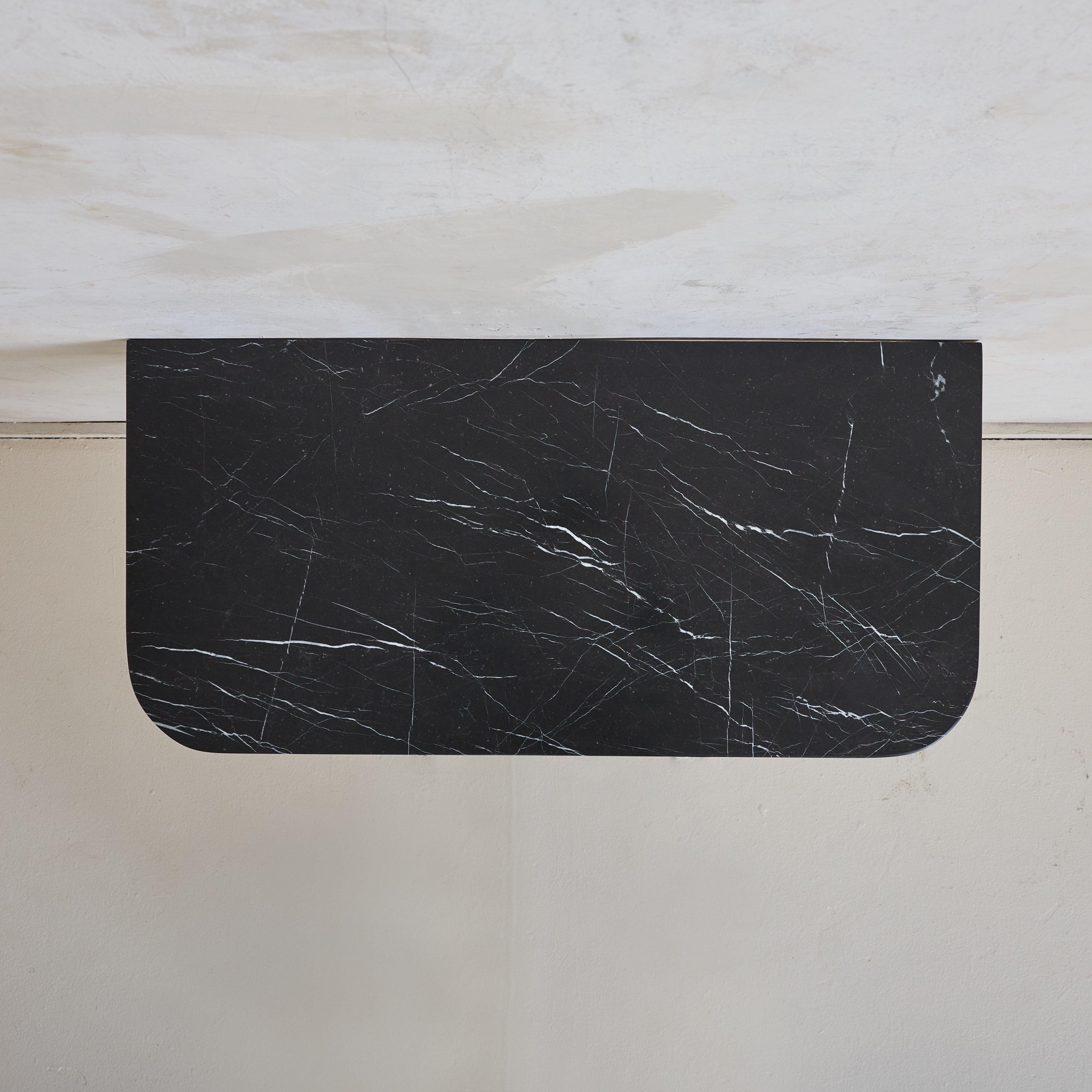 Francese Console a muro in stile Art Déco francese con piano in marmo nero, anni '40 - 2 disponibili in vendita