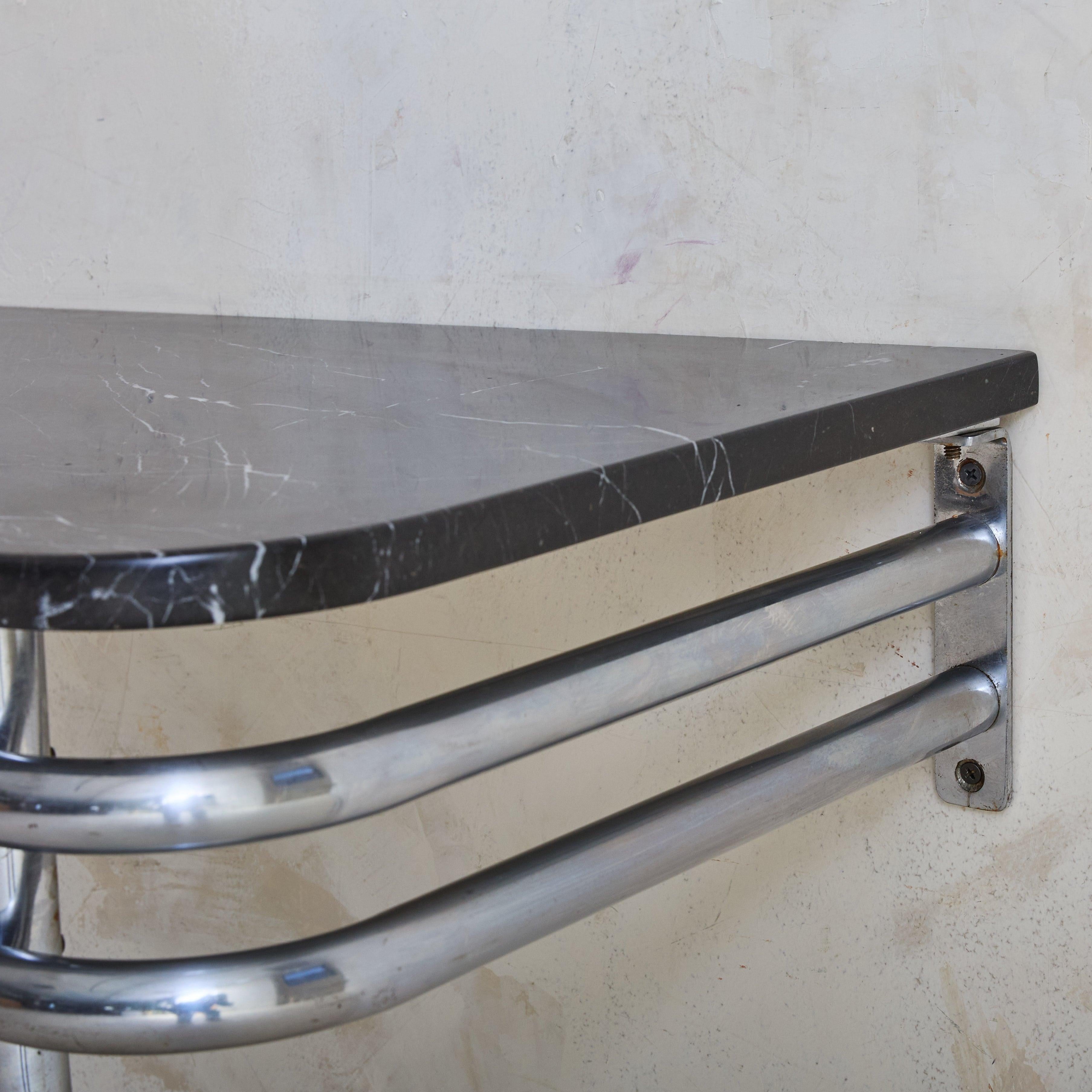 Metà XX secolo Console a muro in stile Art Déco francese con piano in marmo nero, anni '40 - 2 disponibili in vendita