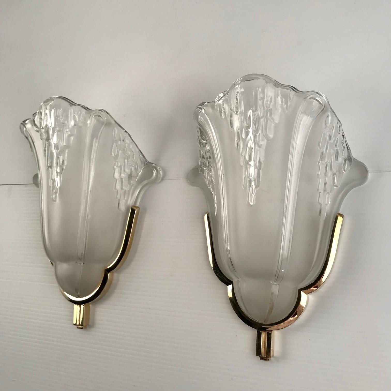  French Art Deco Wall Sconces by Petitot, 1930 Set of Four For Sale 2