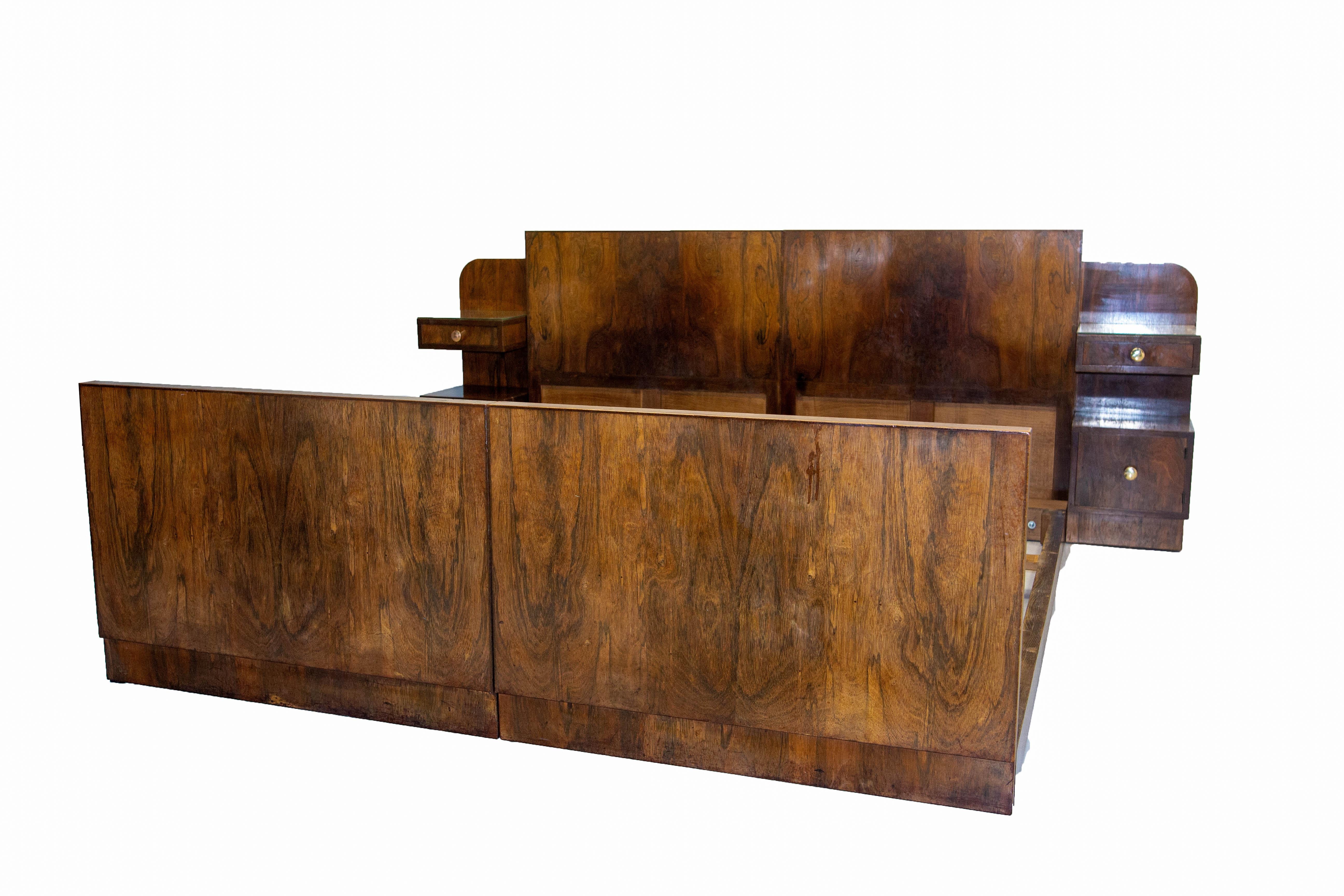 French Art Déco Walnut Bed King Size, circa 1930 In Good Condition For Sale In Labrit, Landes