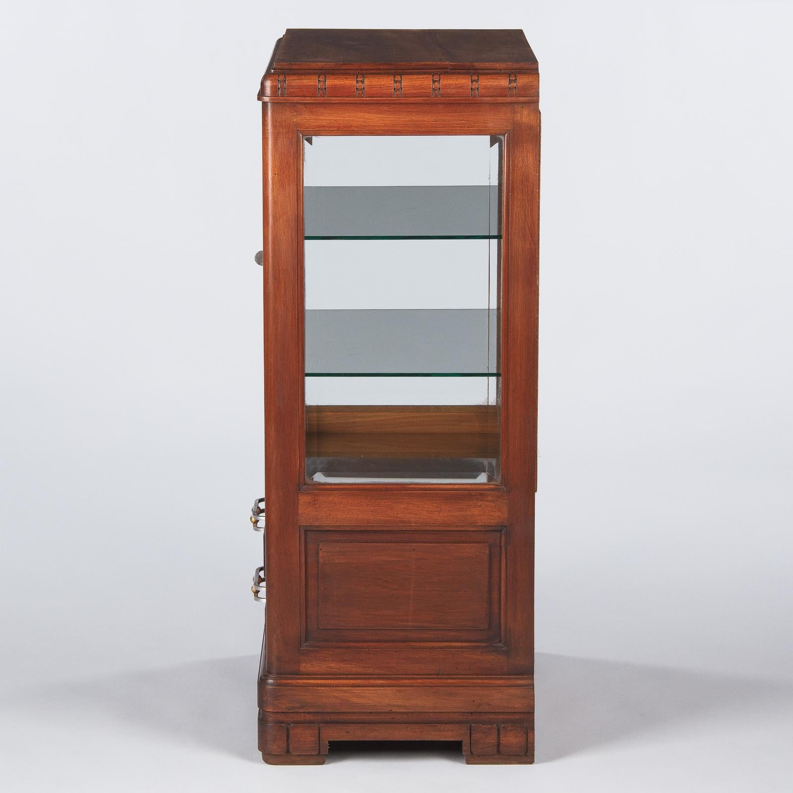 French Art Deco Walnut Display Cabinet, 1930s 8