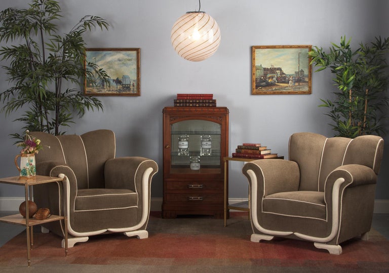 French Art Deco Walnut Display Cabinet 1930s