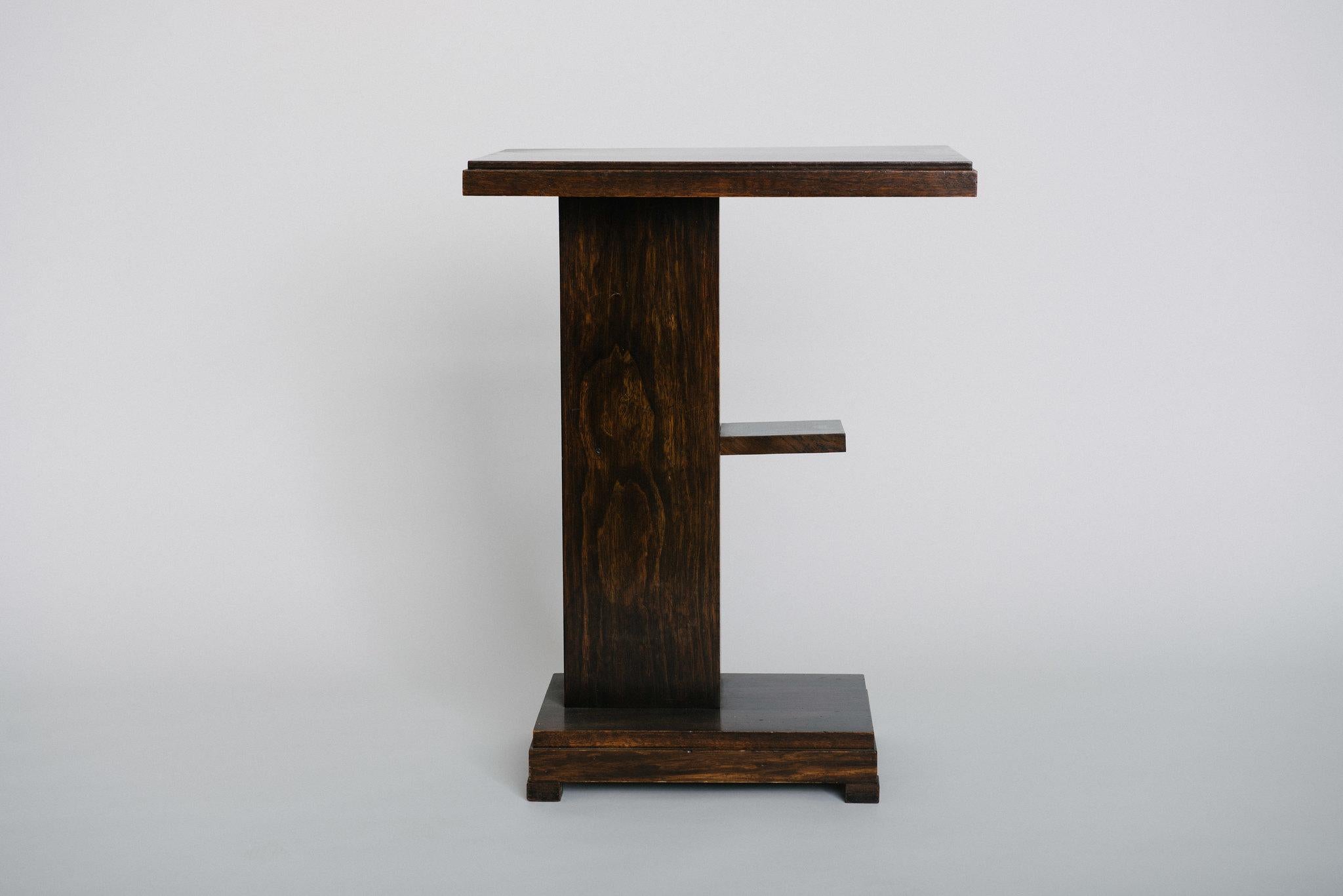 French, Art Deco Walnut Gueridon In Good Condition For Sale In Houston, TX