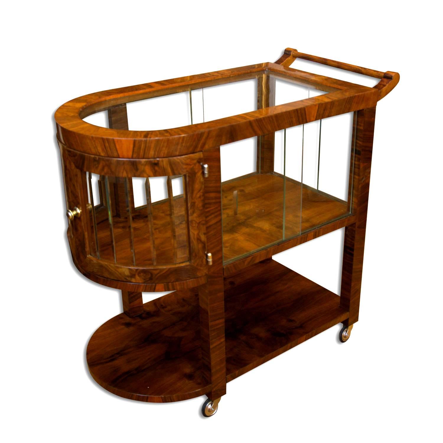 French Art Deco Walnut serving trolley, 1930s In Excellent Condition In Prague 8, CZ