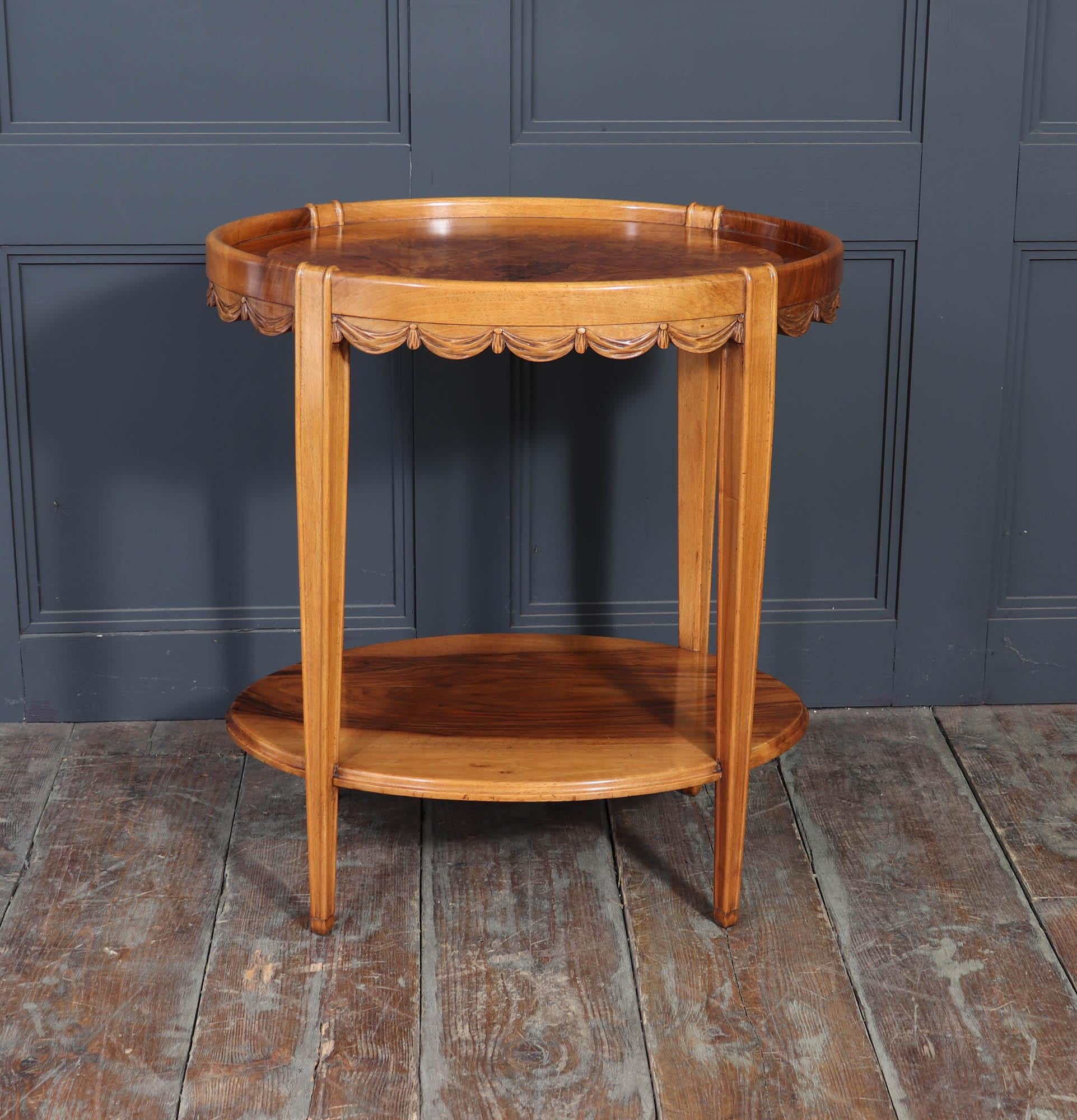 French Art Deco Walnut Side Table Circa 1925 (Französisch) im Angebot