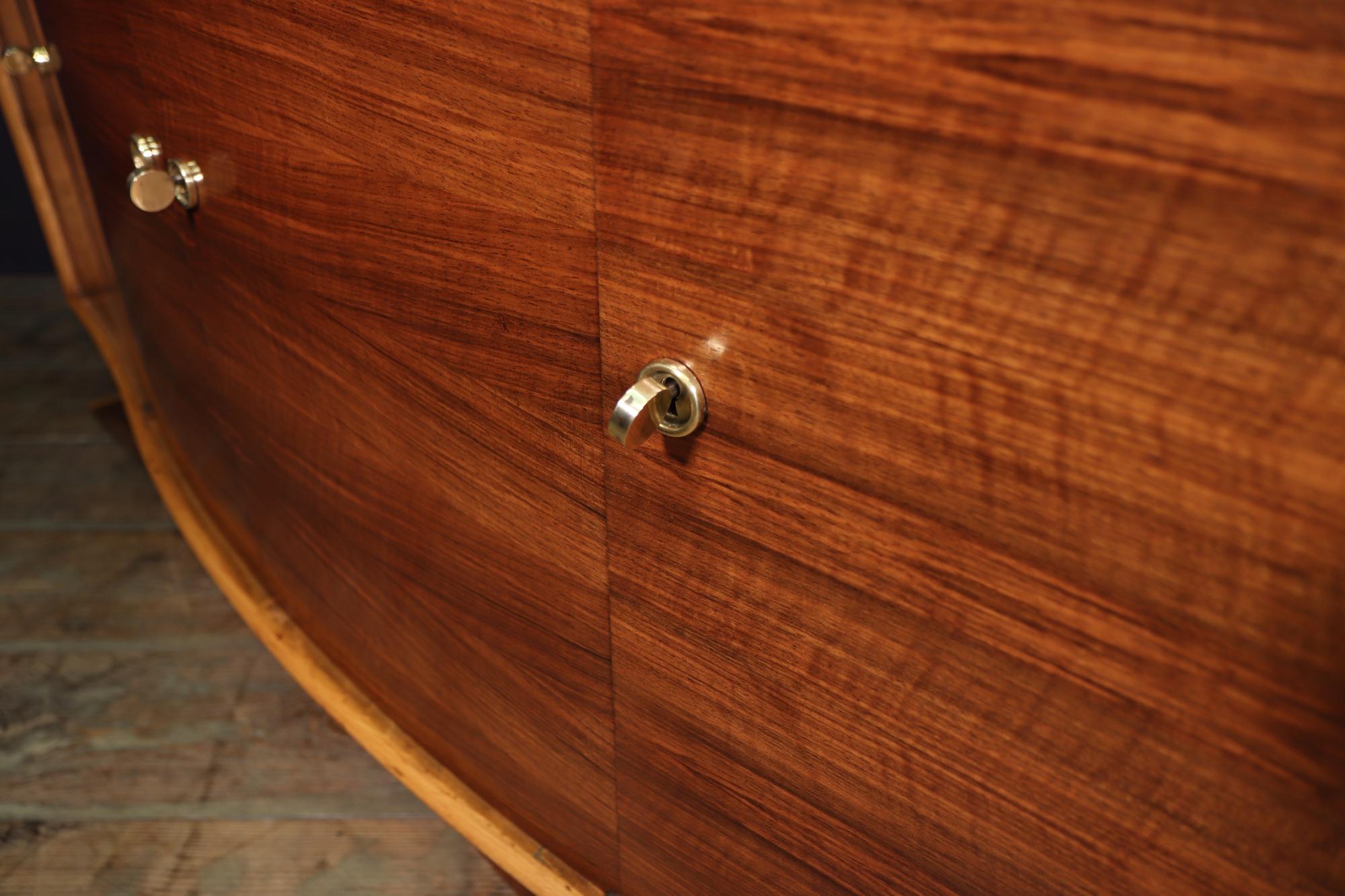 Sideboard aus Nussbaumholz im Art déco-Stil, 1 6