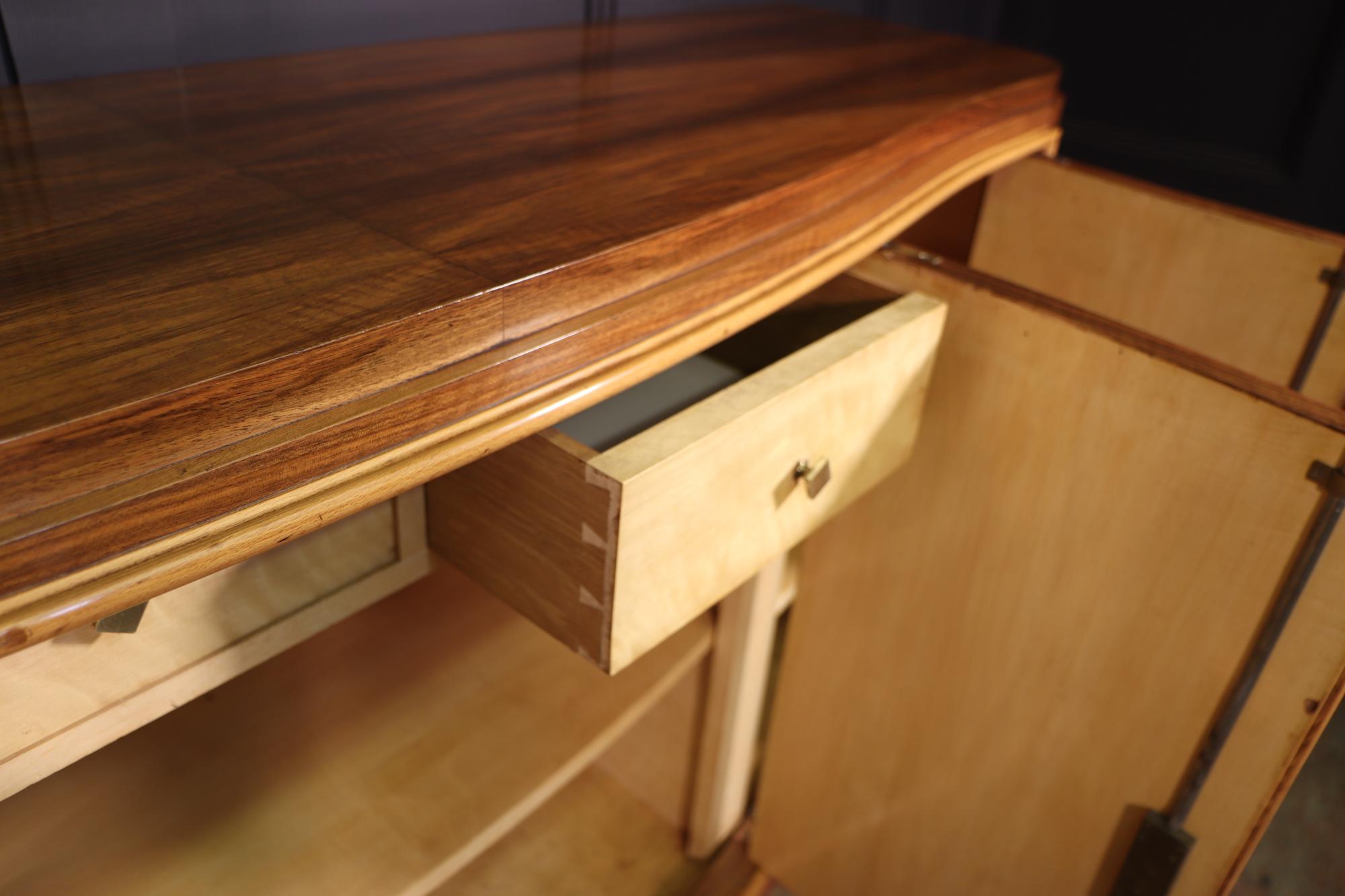 Sideboard aus Nussbaumholz im Art déco-Stil, 1 1