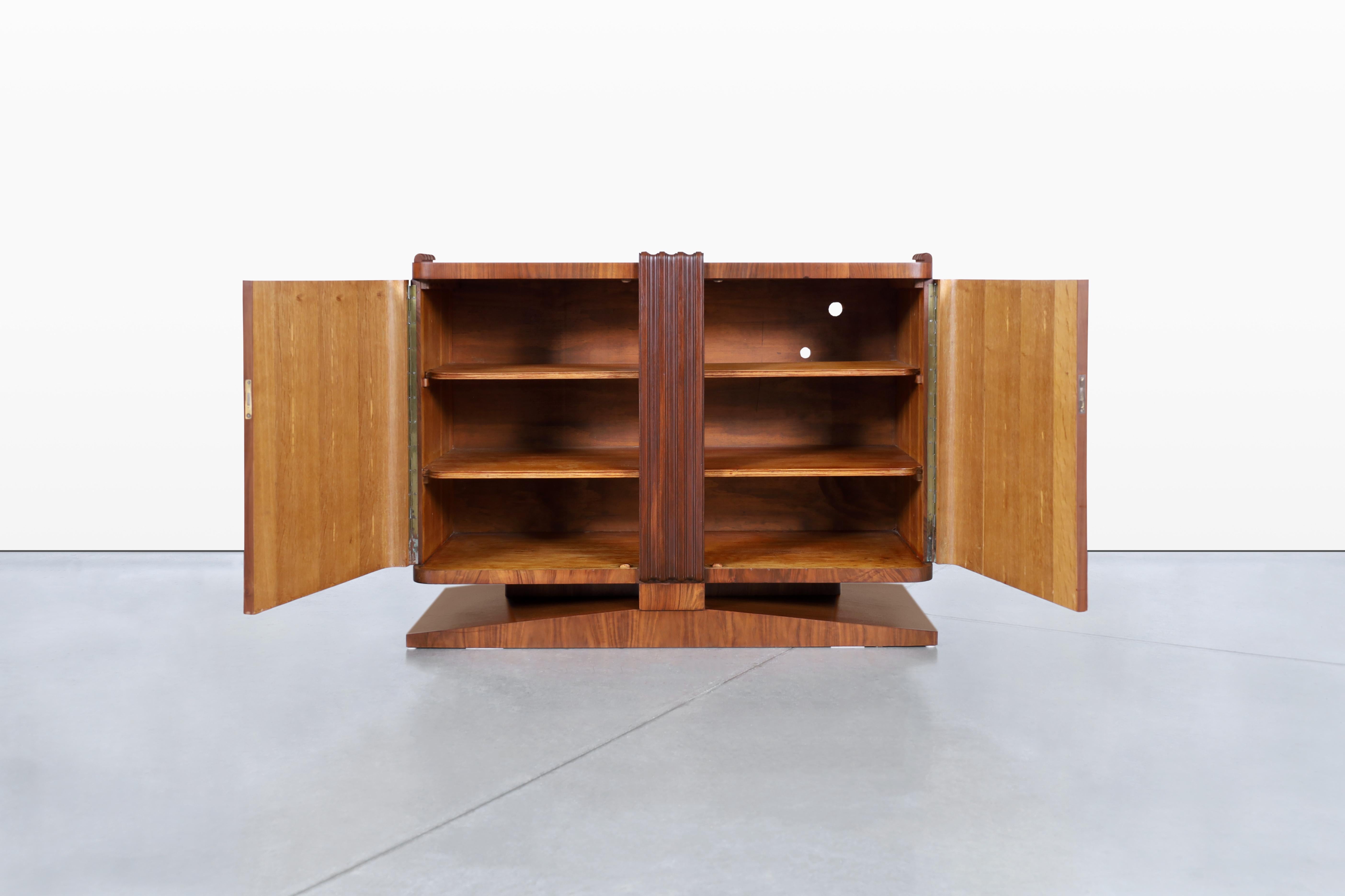 Credenza francese Art Déco in noce in vendita 5