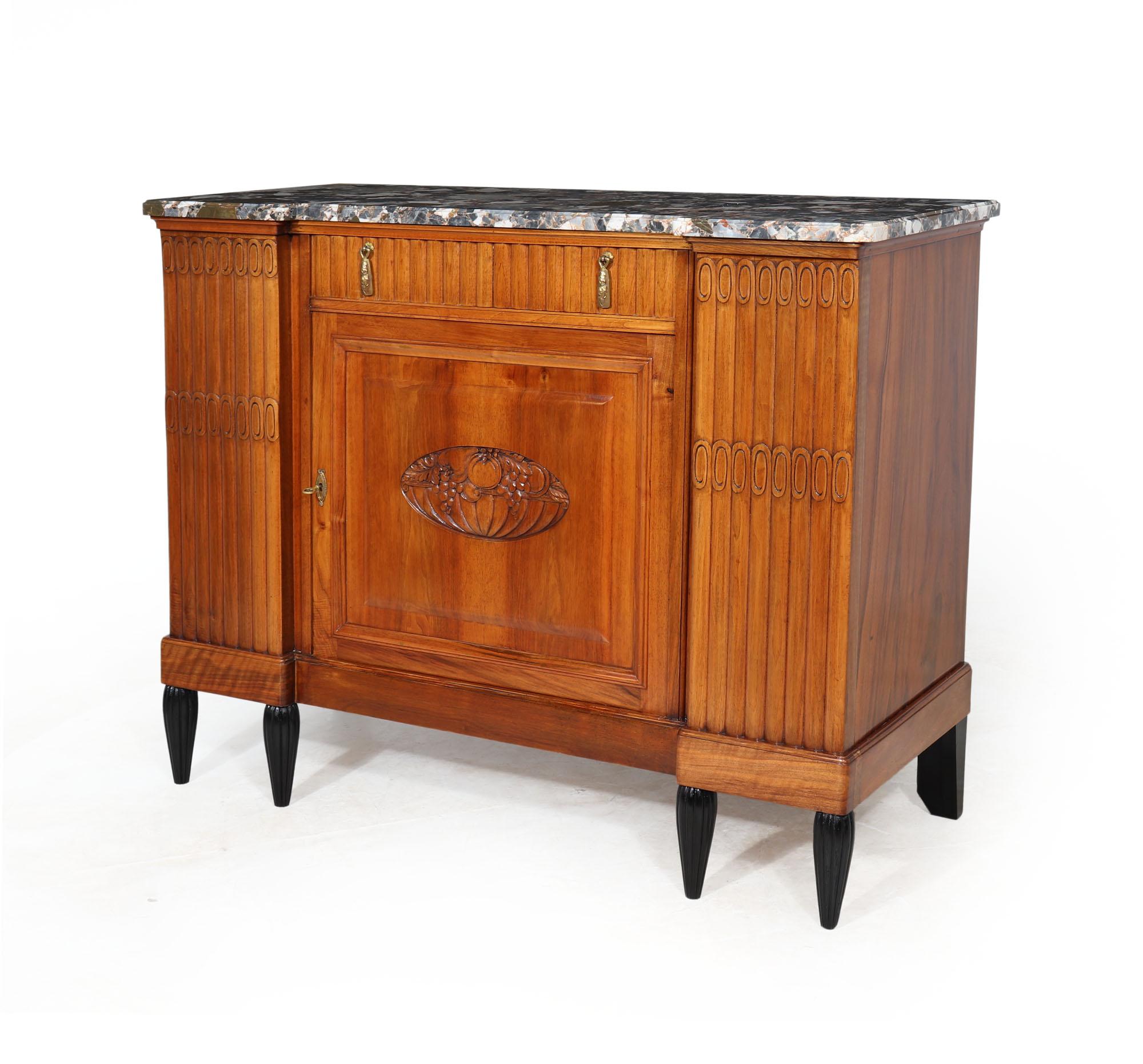French Art Deco Walnut Sideboard In Good Condition For Sale In Paddock Wood Tonbridge, GB
