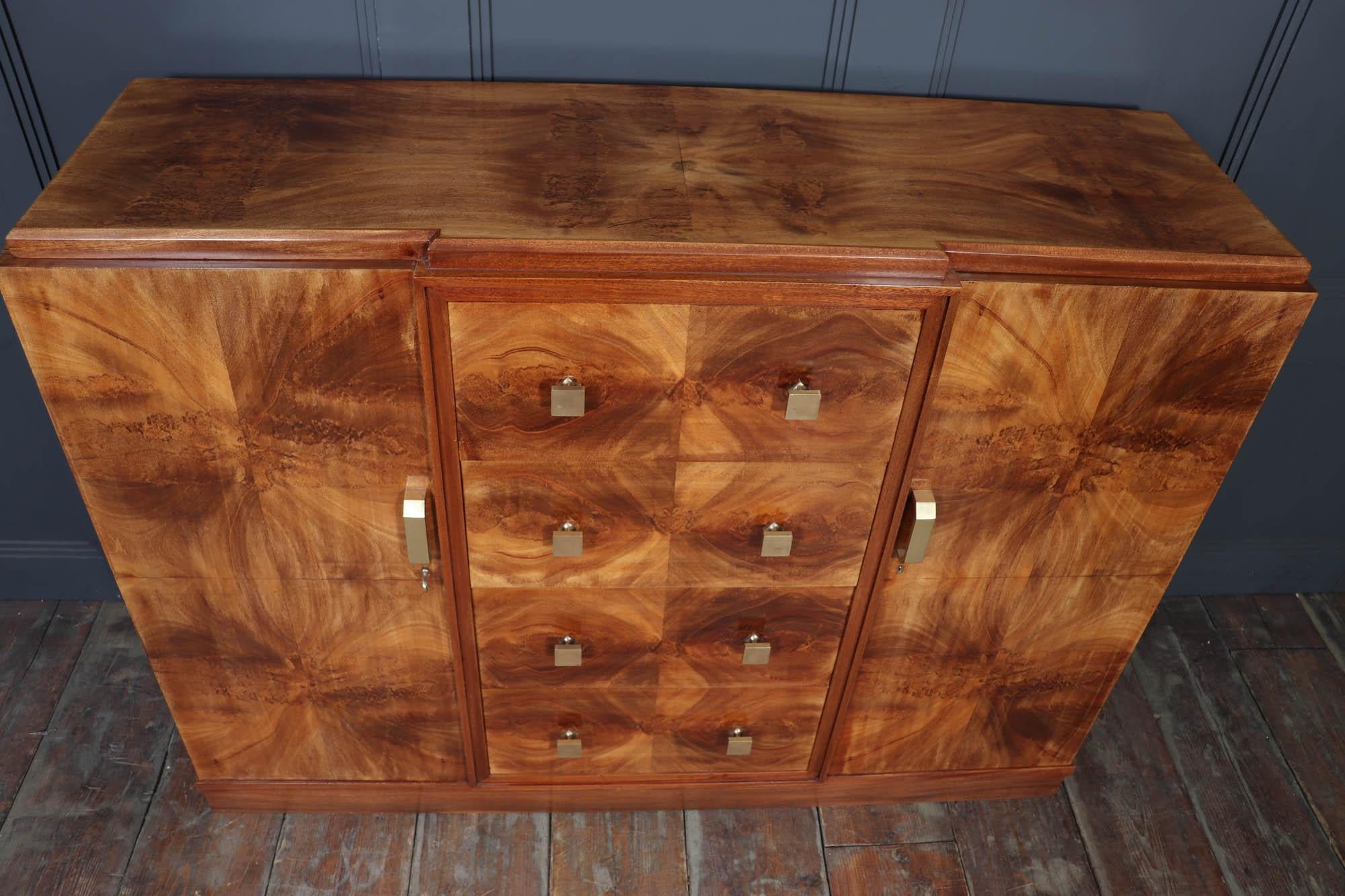 Metà XX secolo Credenza francese Art Déco in noce in vendita