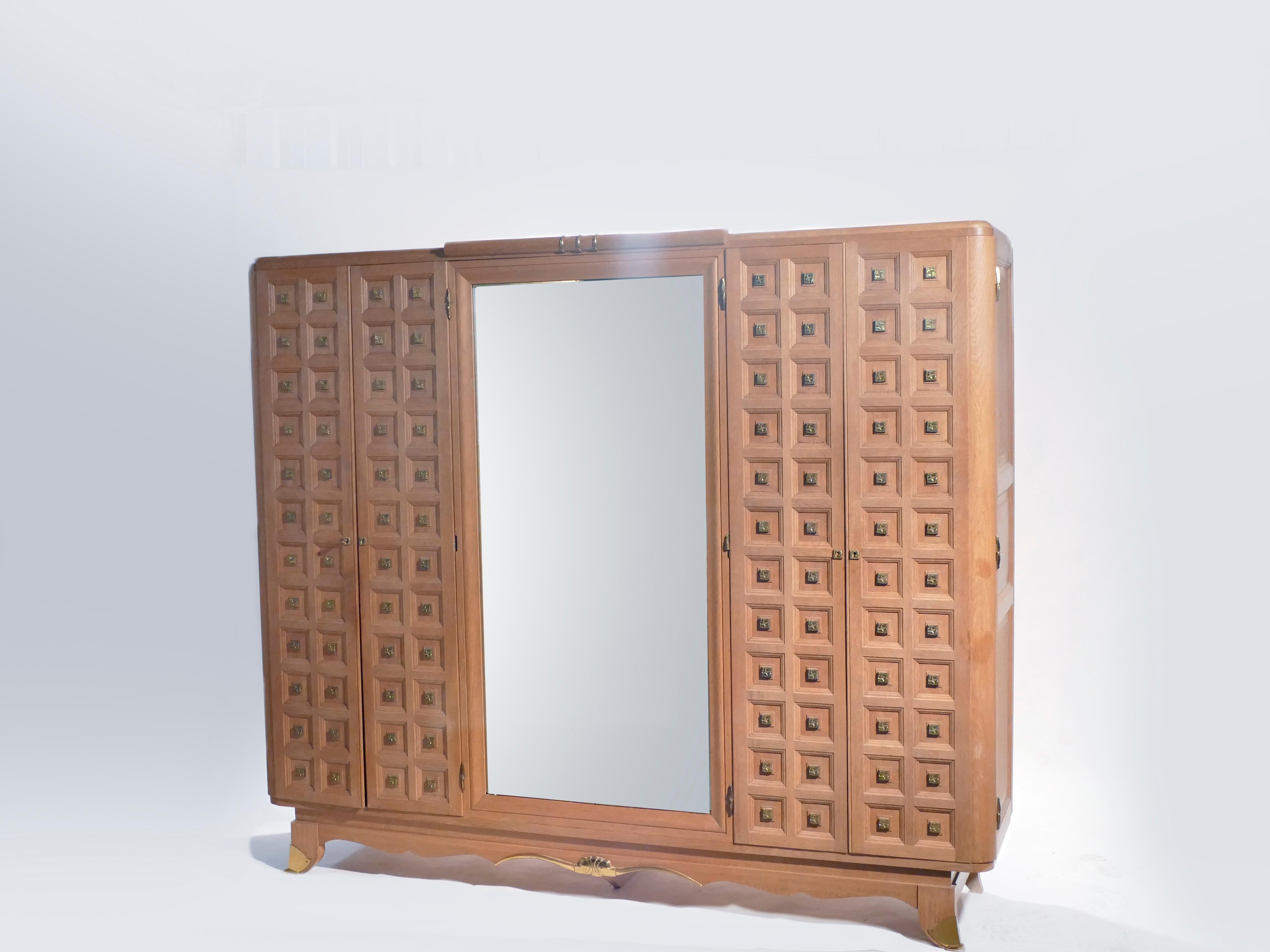 French Art Deco Wardrobe in Solid Oak and Brass, 1940s In Excellent Condition In Paris, IDF