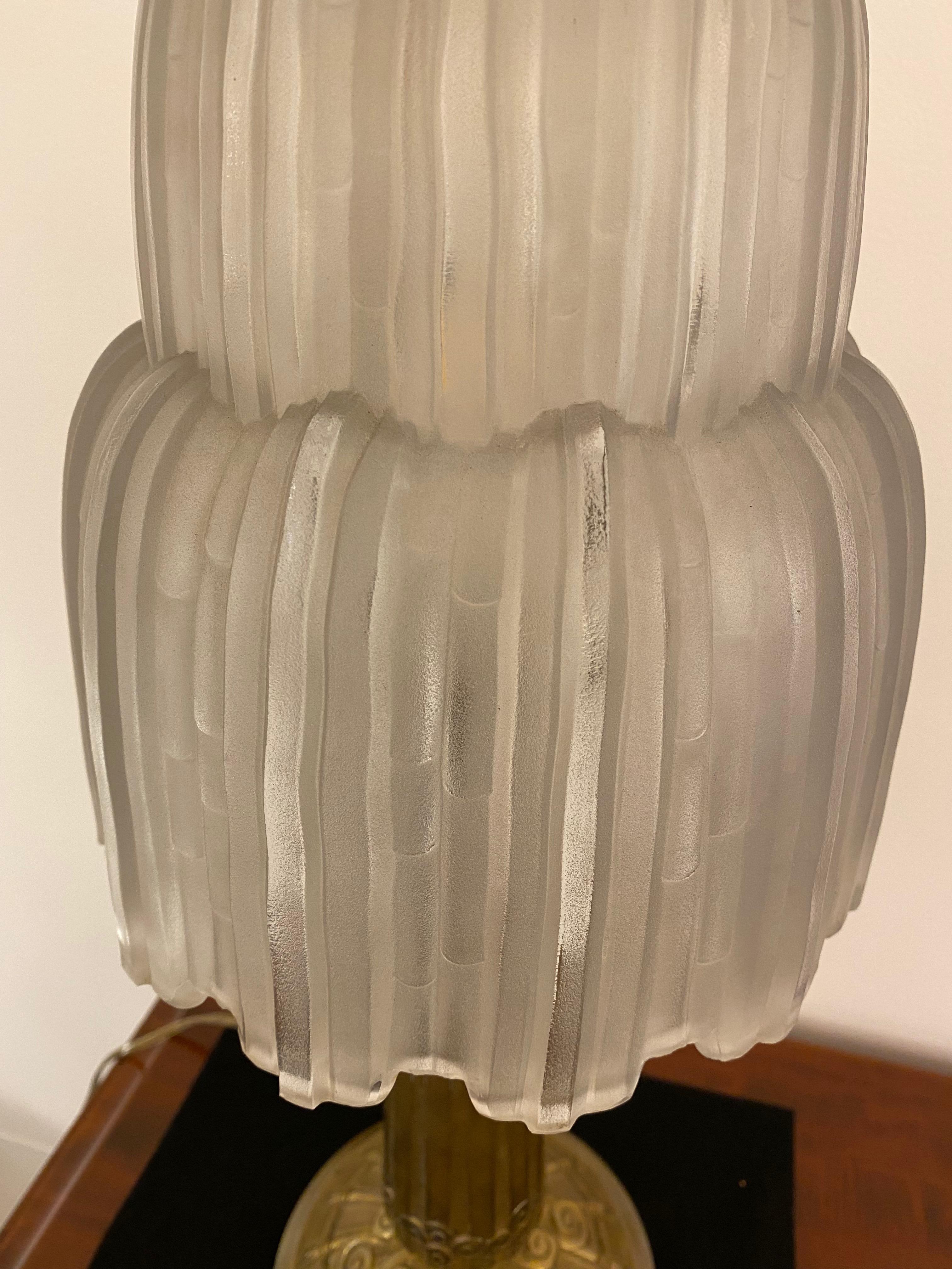 Lampe de table Art Déco française « cascade » signée par Sabino en vente 1