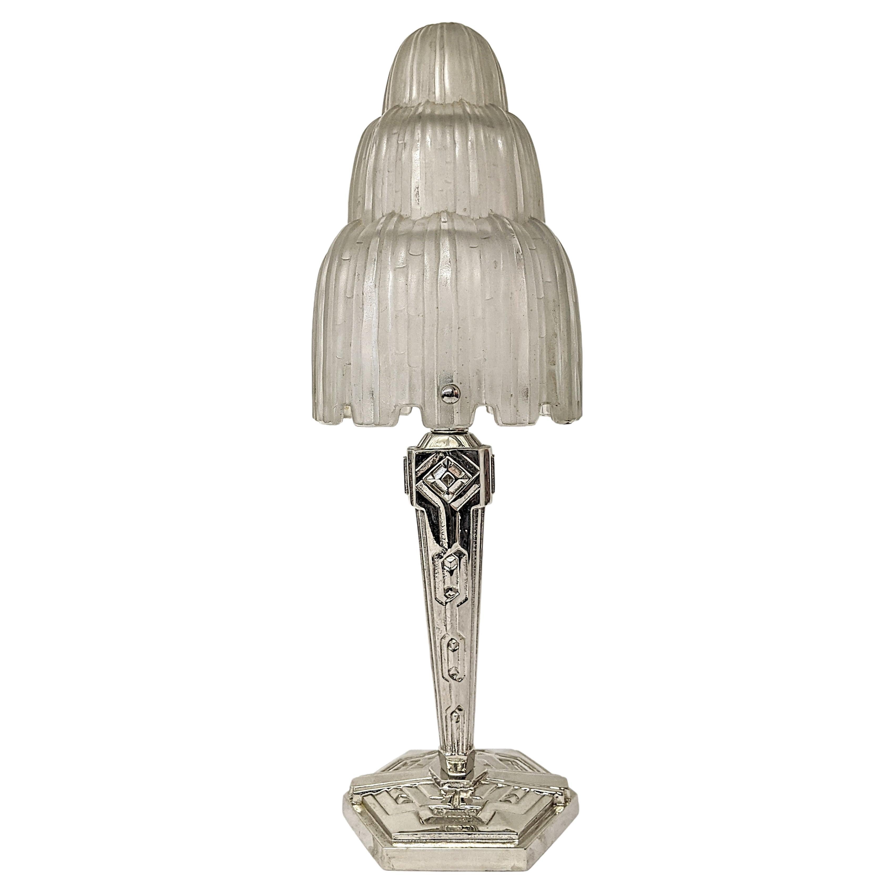 Lampe de table Art Déco française en cascade signée par Sabino  en vente