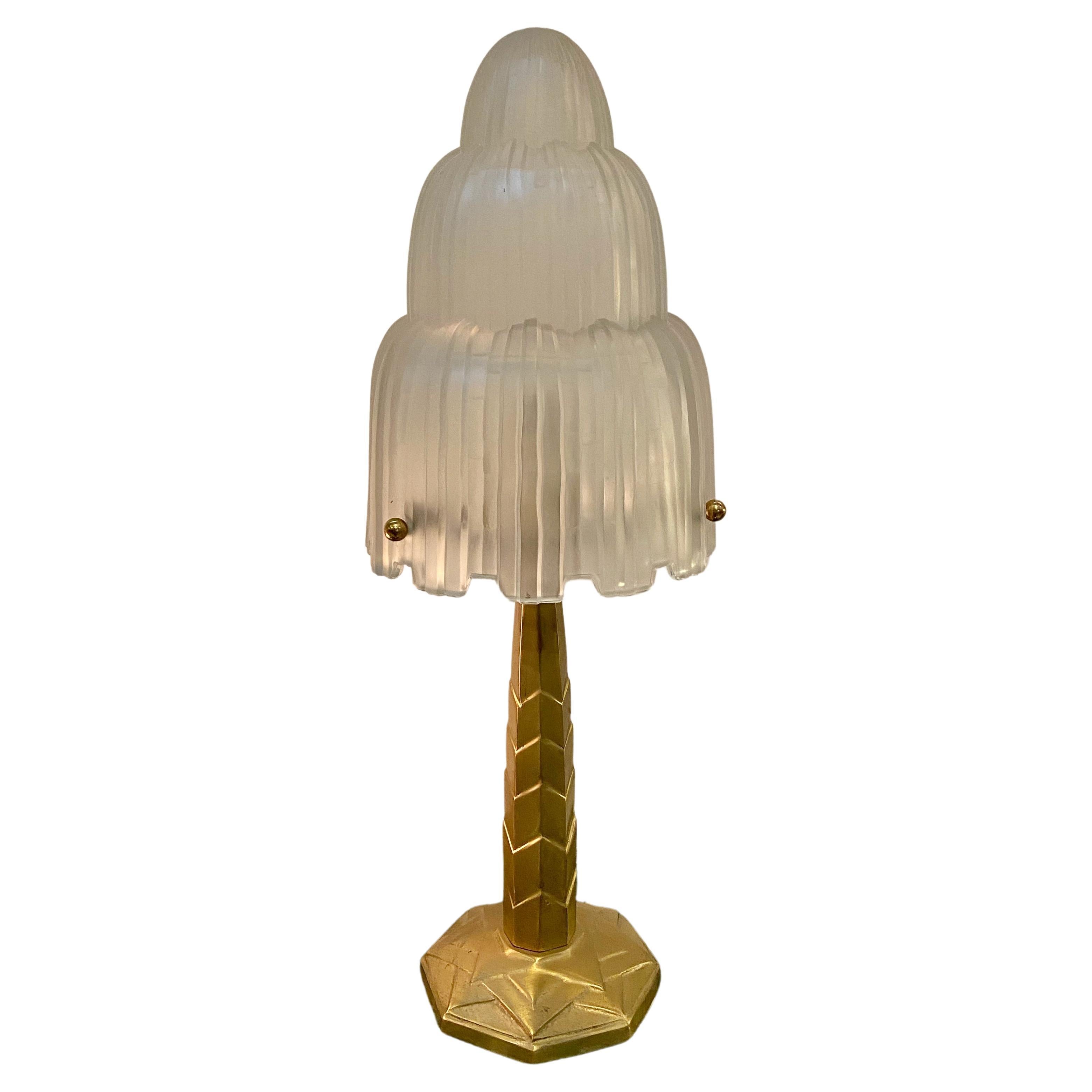 Lampe de Table Art Déco "Waterfall" Signée par Sabino en vente