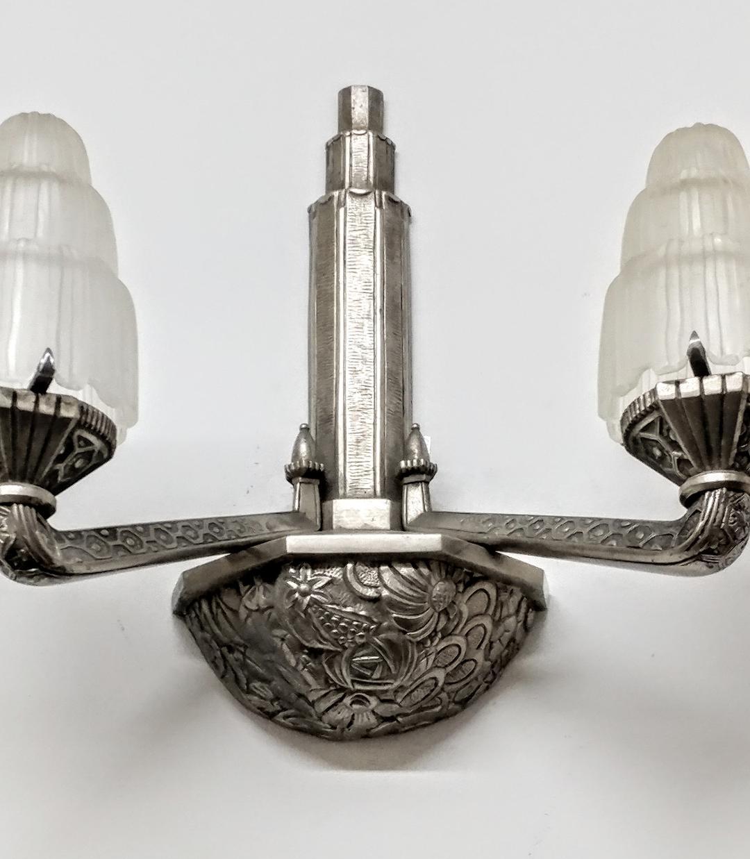 Pressed Pair of French Art Deco Waterfall Wall Sconces Signed by Sabino For Sale